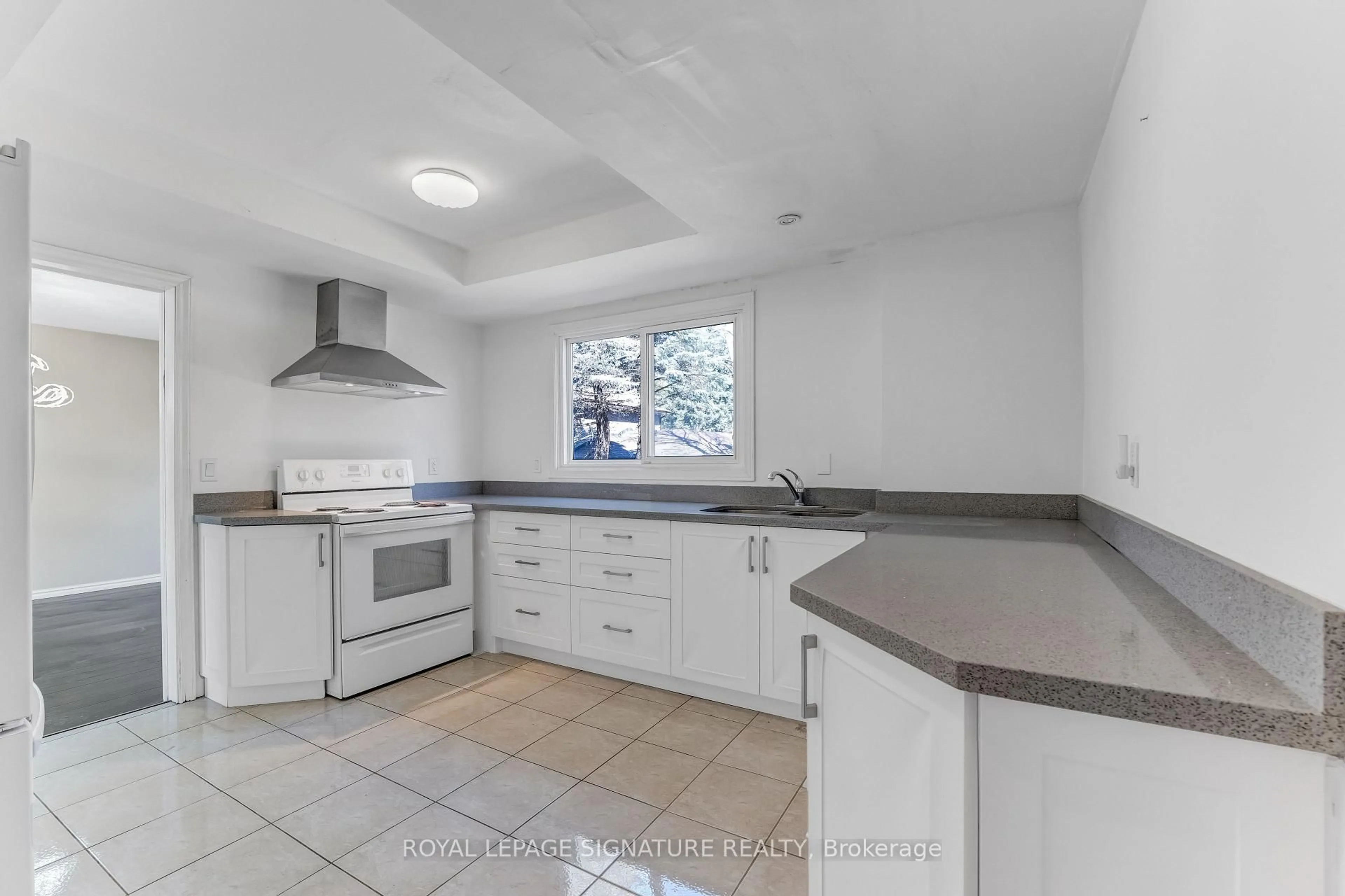 Standard kitchen, unknown for 3161 Bayview Ave, Toronto Ontario M2K 1G2