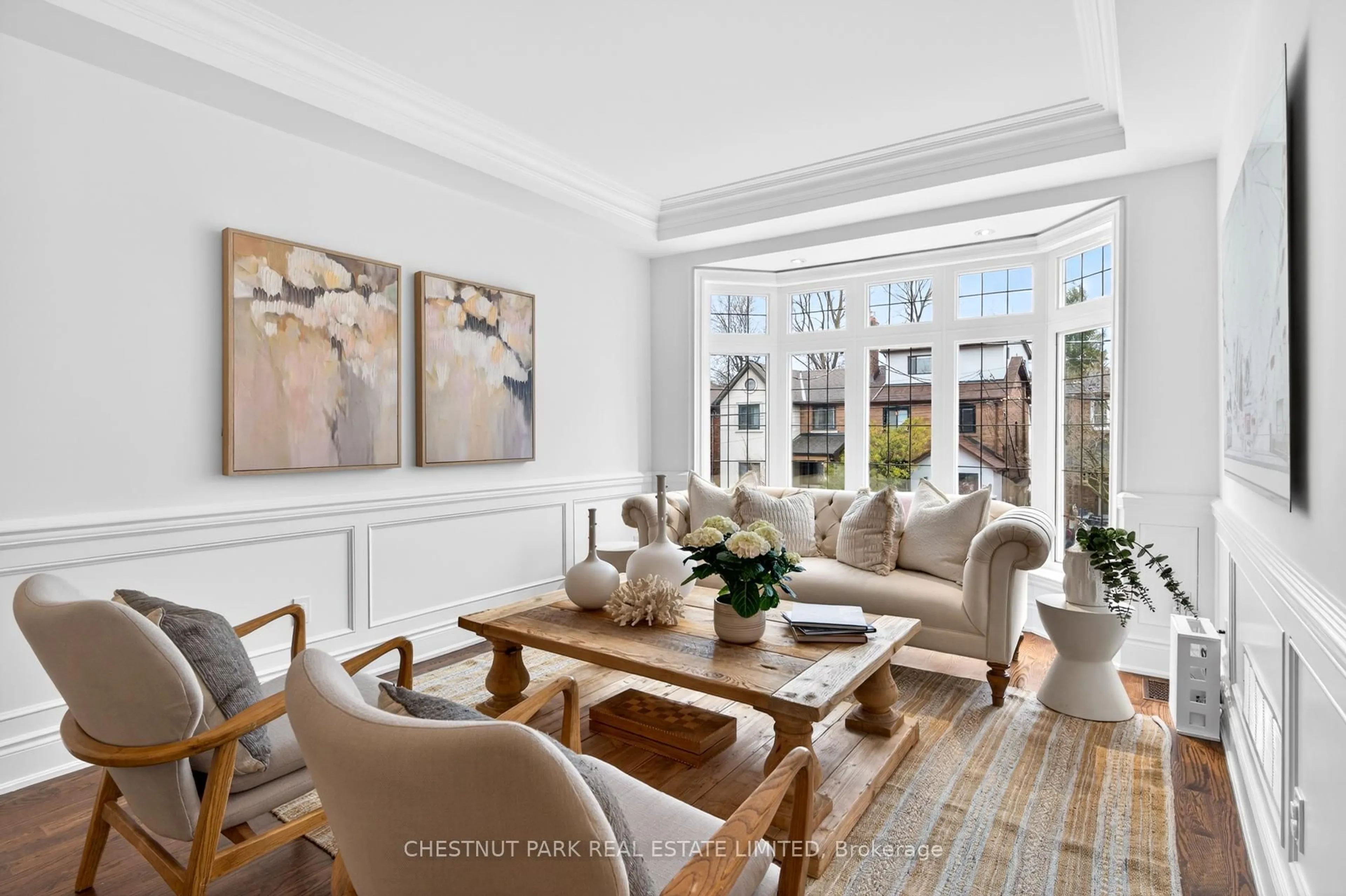 Living room with furniture, unknown for 340 Belsize Dr, Toronto Ontario M4S 1N1