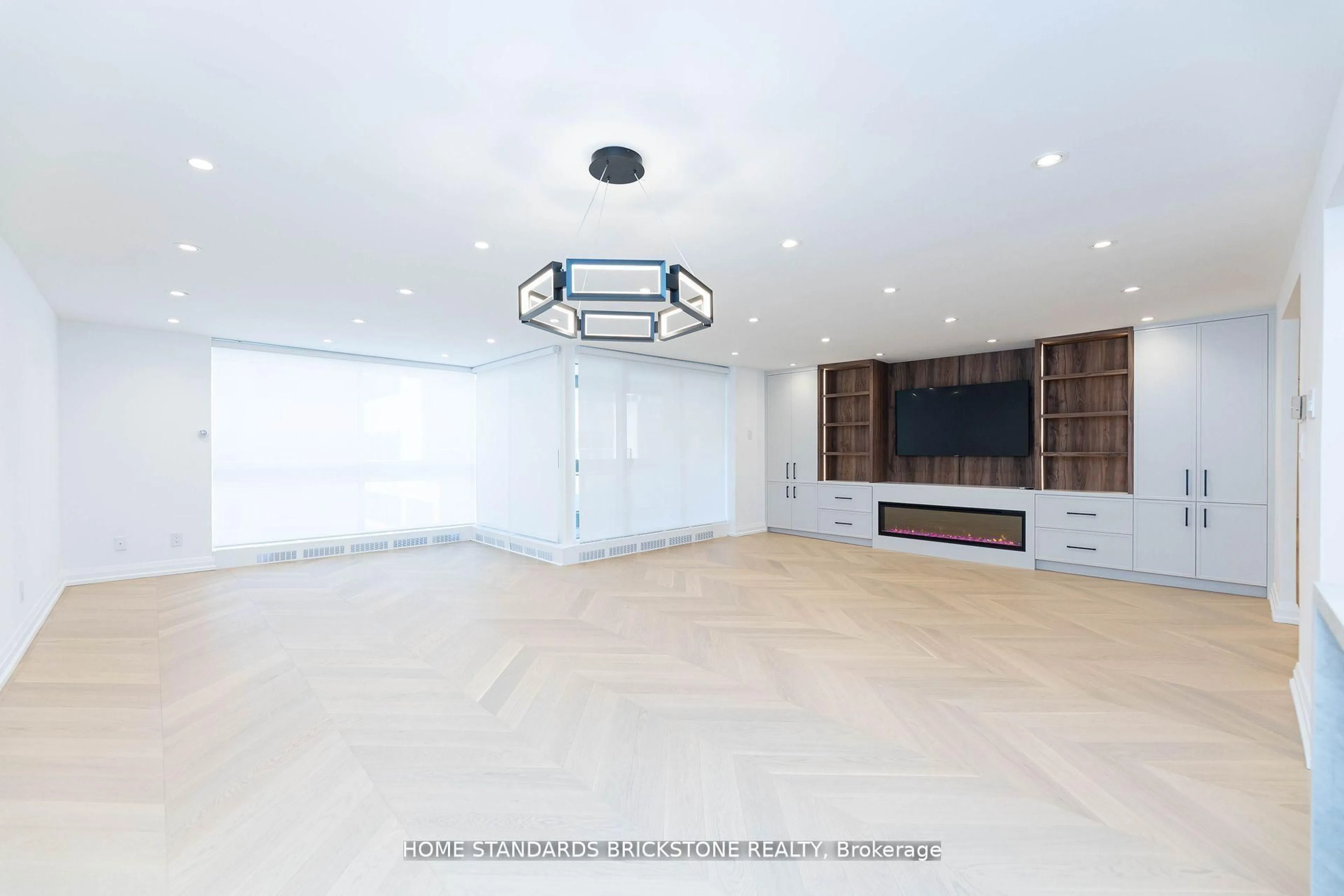 Home theater for 61 St Clair Ave #805, Toronto Ontario M4V 2Y8