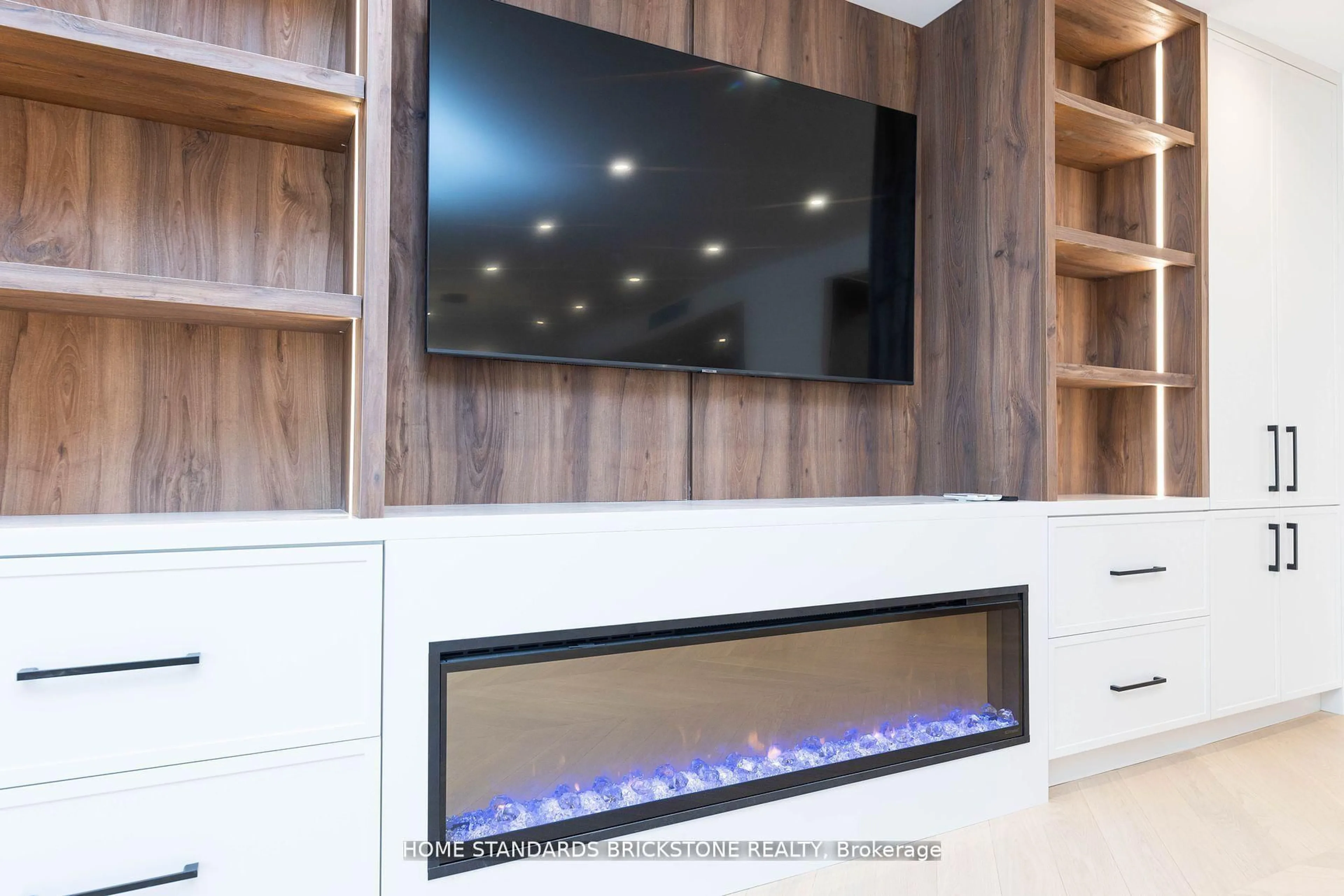 Home theater for 61 St Clair Ave #805, Toronto Ontario M4V 2Y8