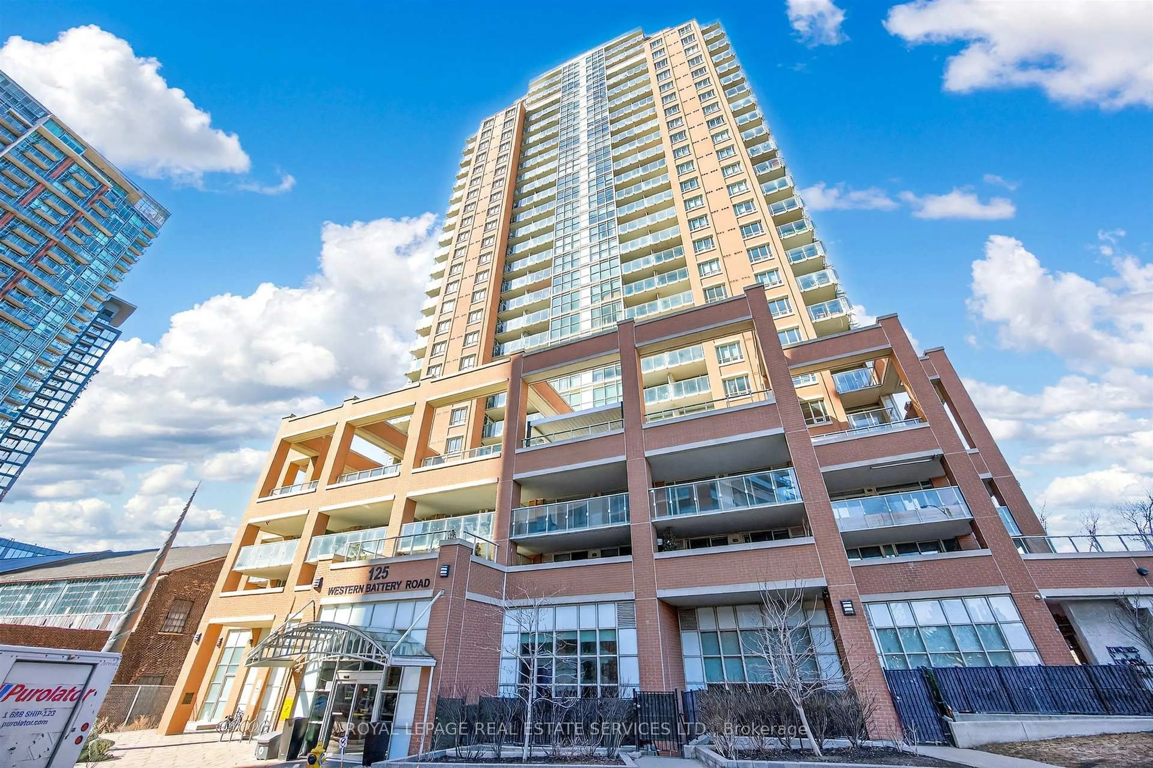 Patio, building for 125 Western Battery Rd #3009, Toronto Ontario M6K 3R8