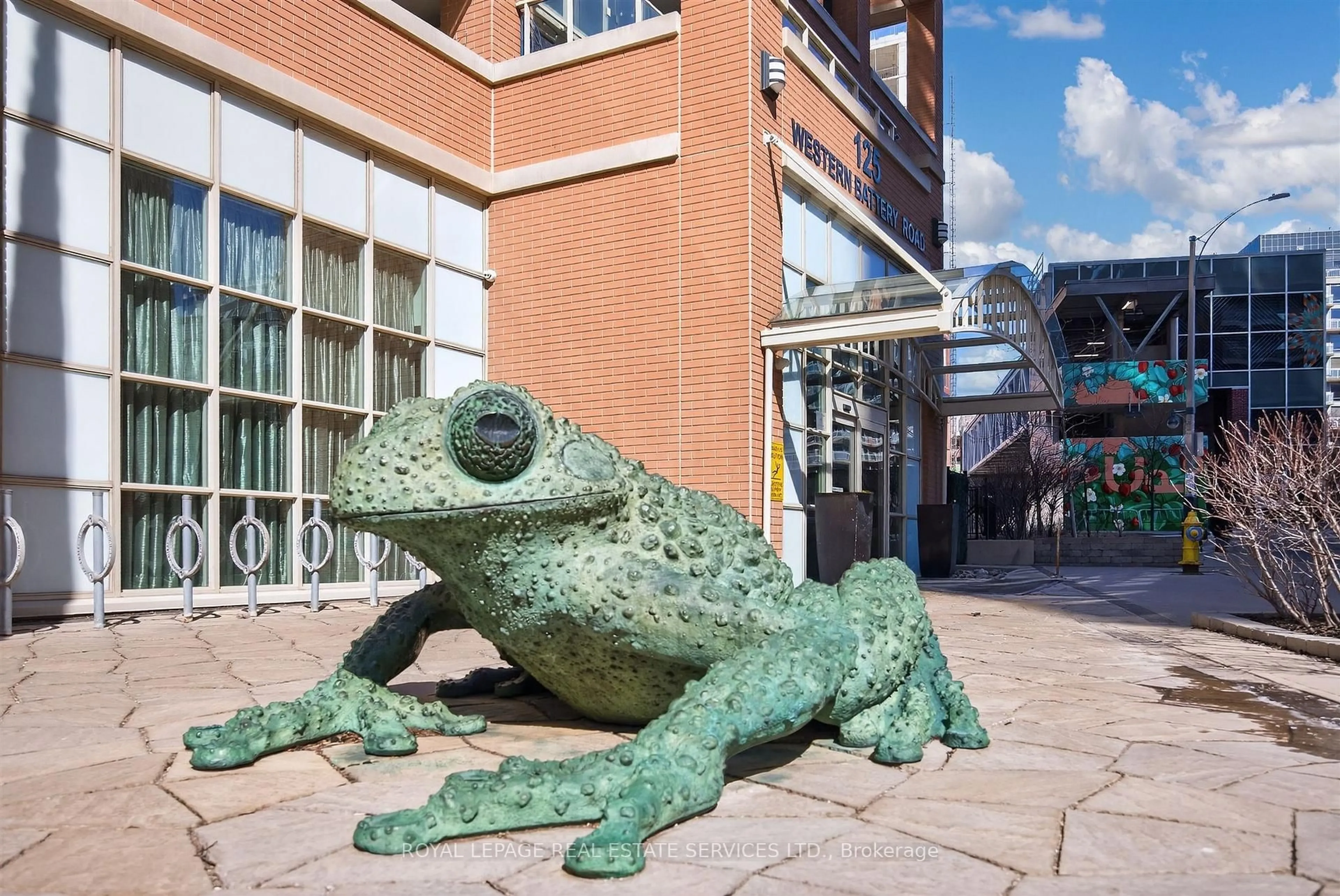 Patio, street for 125 Western Battery Rd #3009, Toronto Ontario M6K 3R8