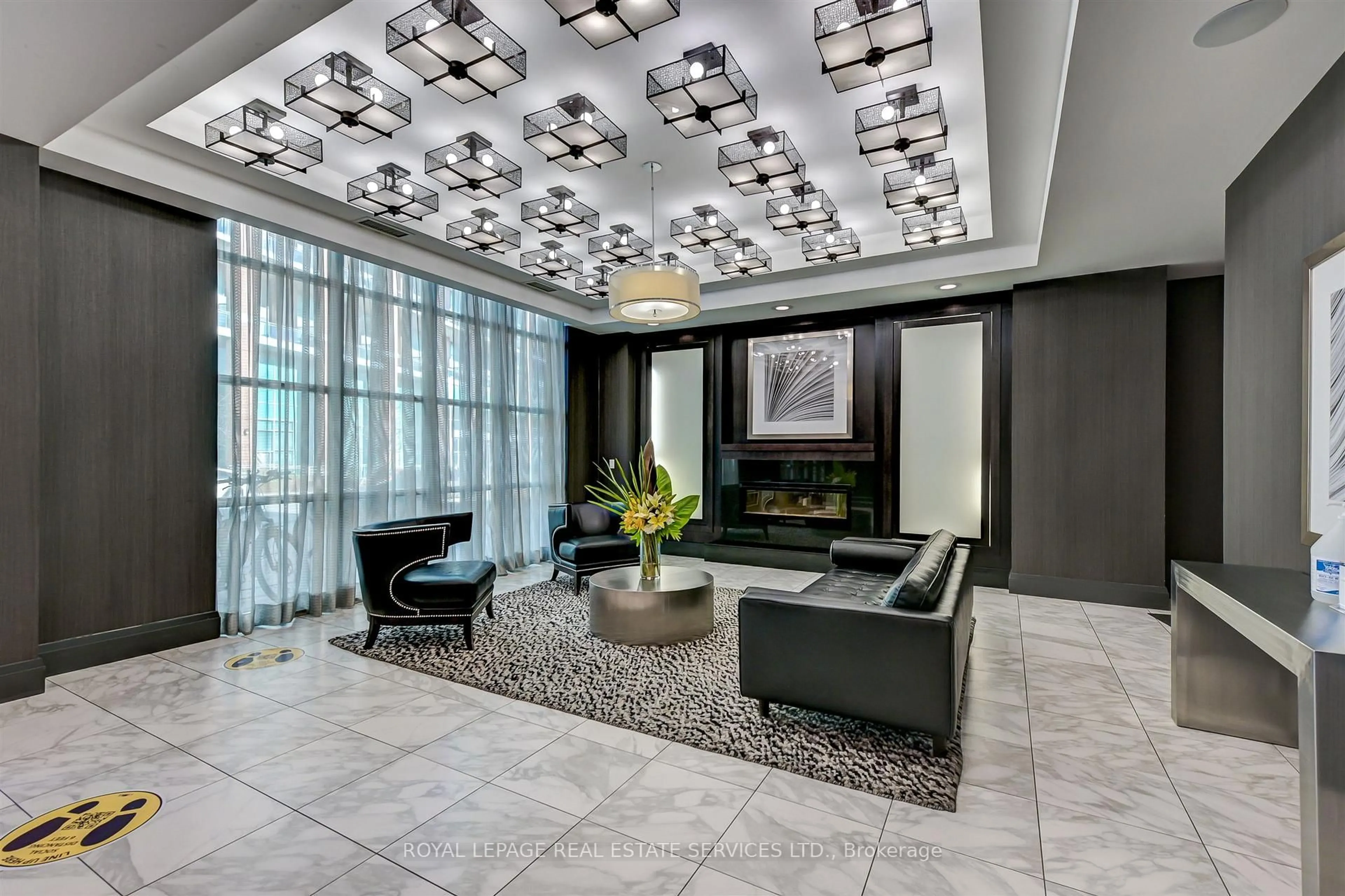 Lobby for 125 Western Battery Rd #3009, Toronto Ontario M6K 3R8