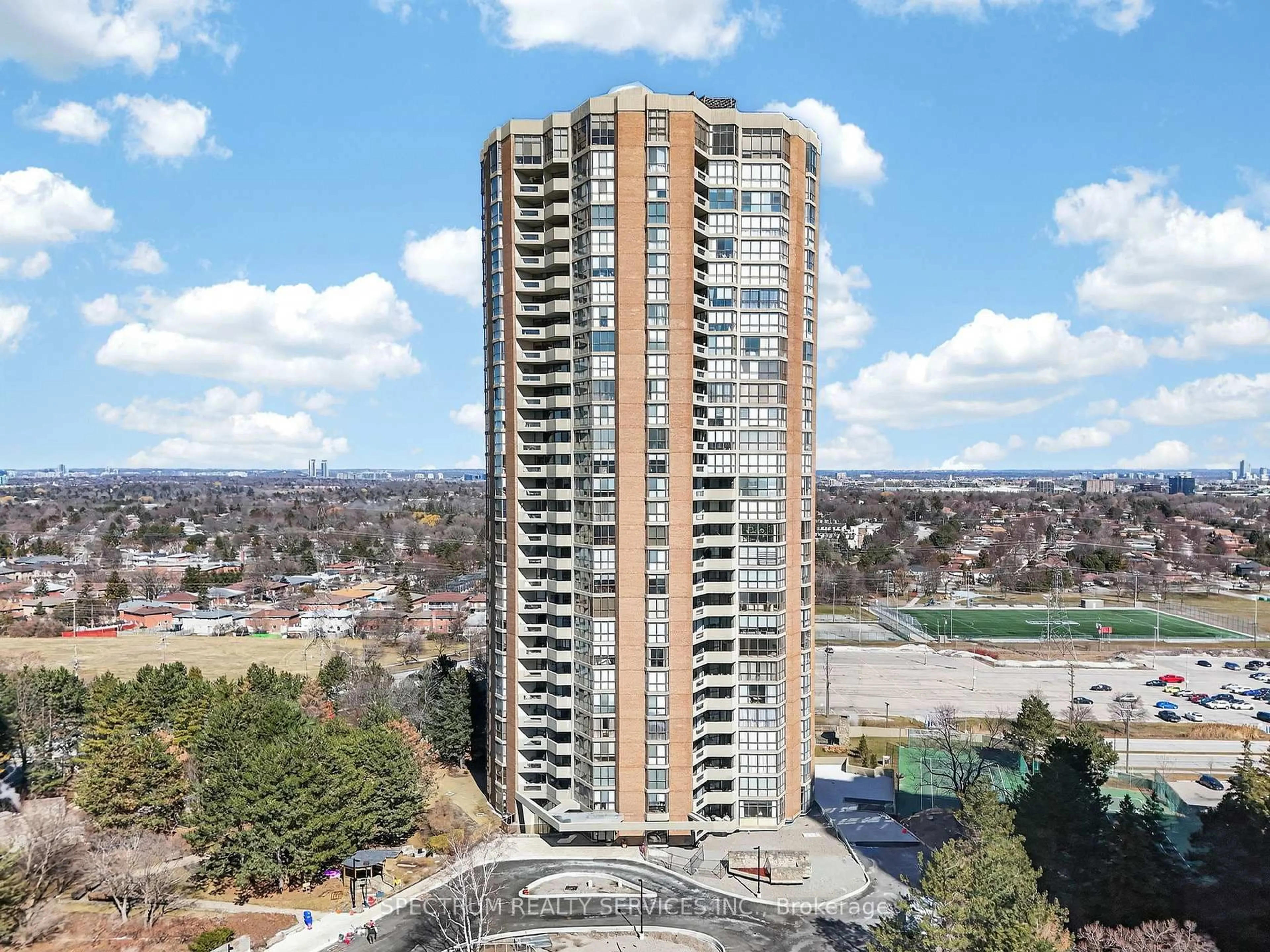 A pic from outside/outdoor area/front of a property/back of a property/a pic from drone, city buildings view from balcony for 85 Skymark Dr #302, Toronto Ontario M2H 3P2