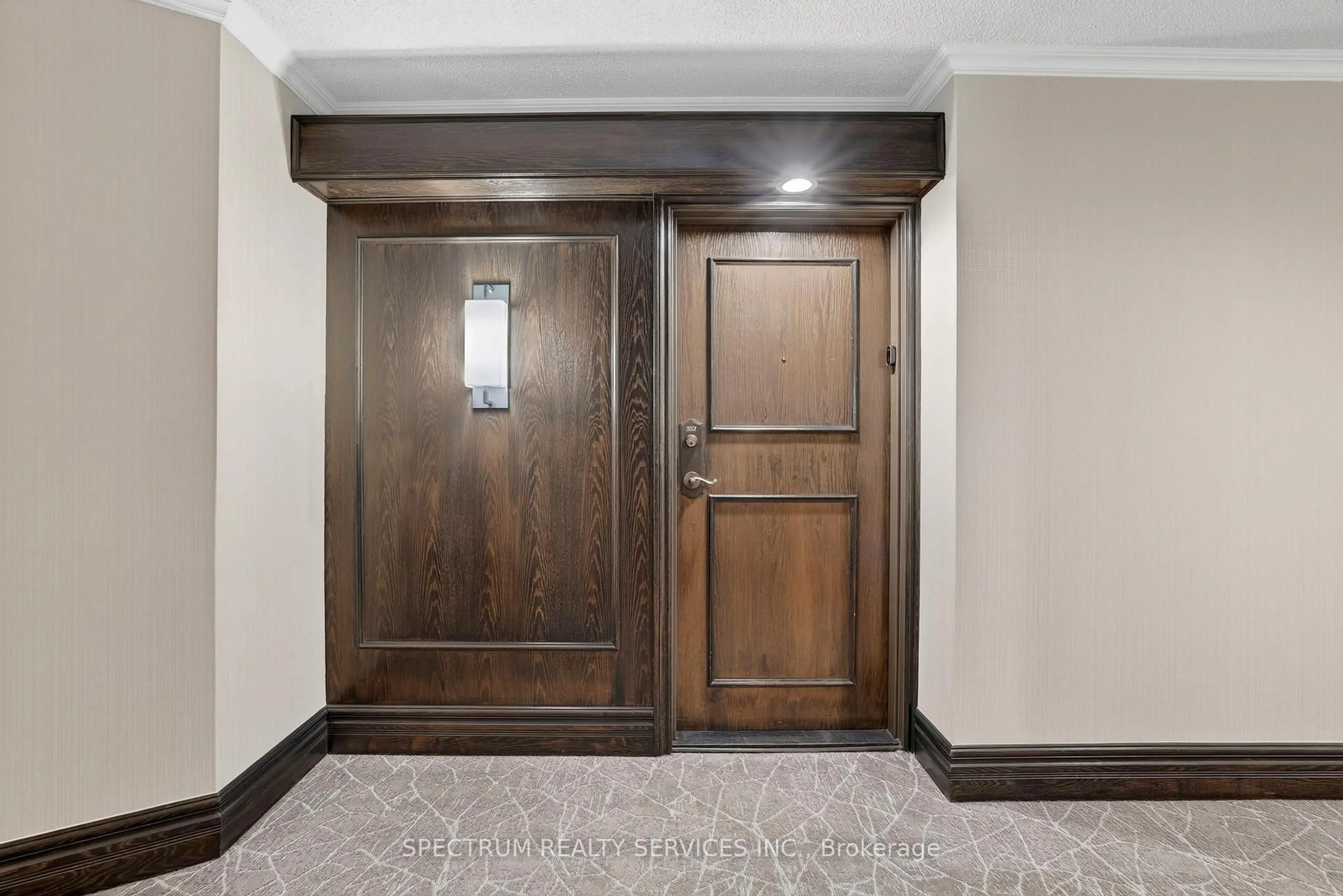 Indoor foyer for 85 Skymark Dr #302, Toronto Ontario M2H 3P2