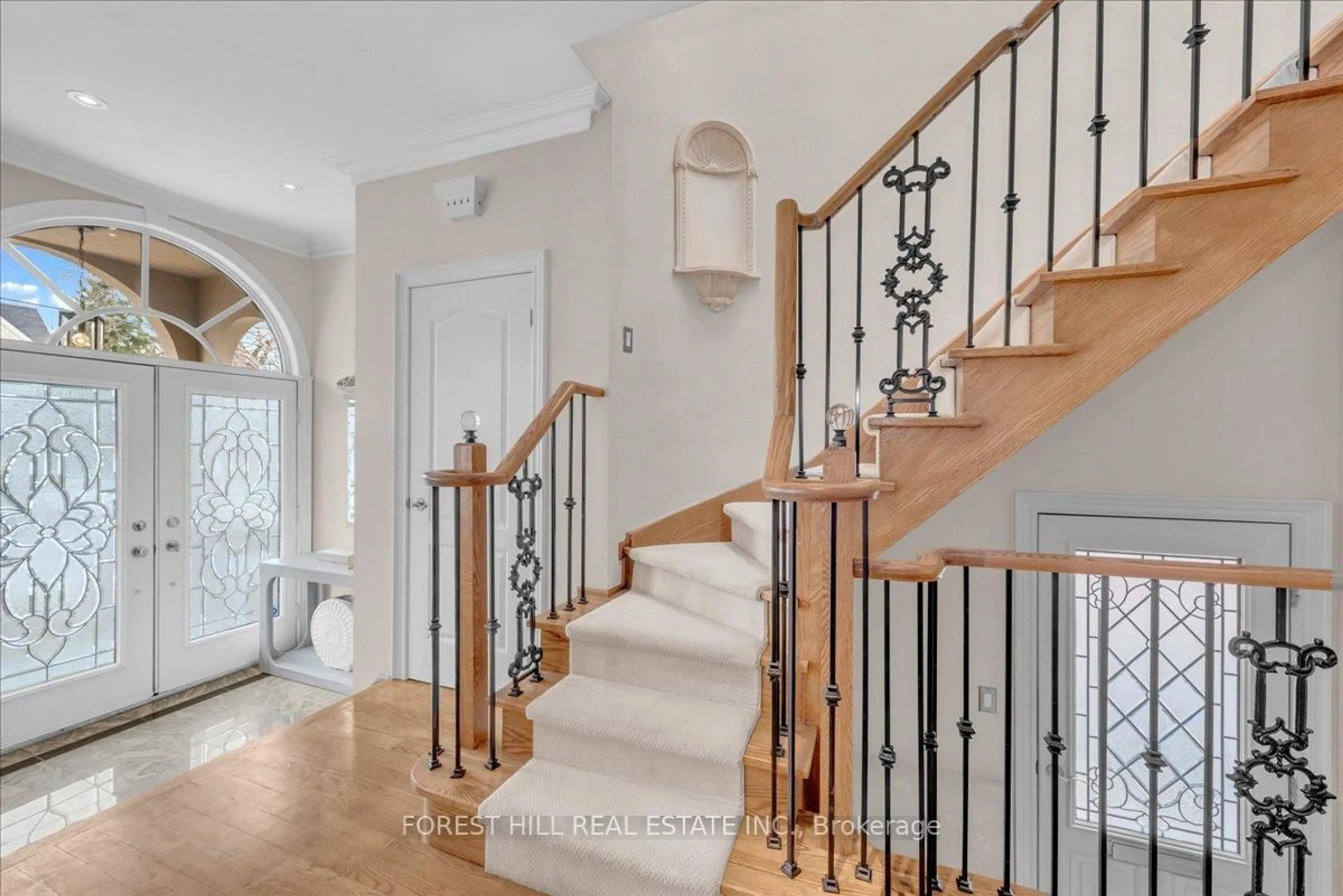 Unknown for 313 Broadway Ave, Toronto Ontario M4P 1W2