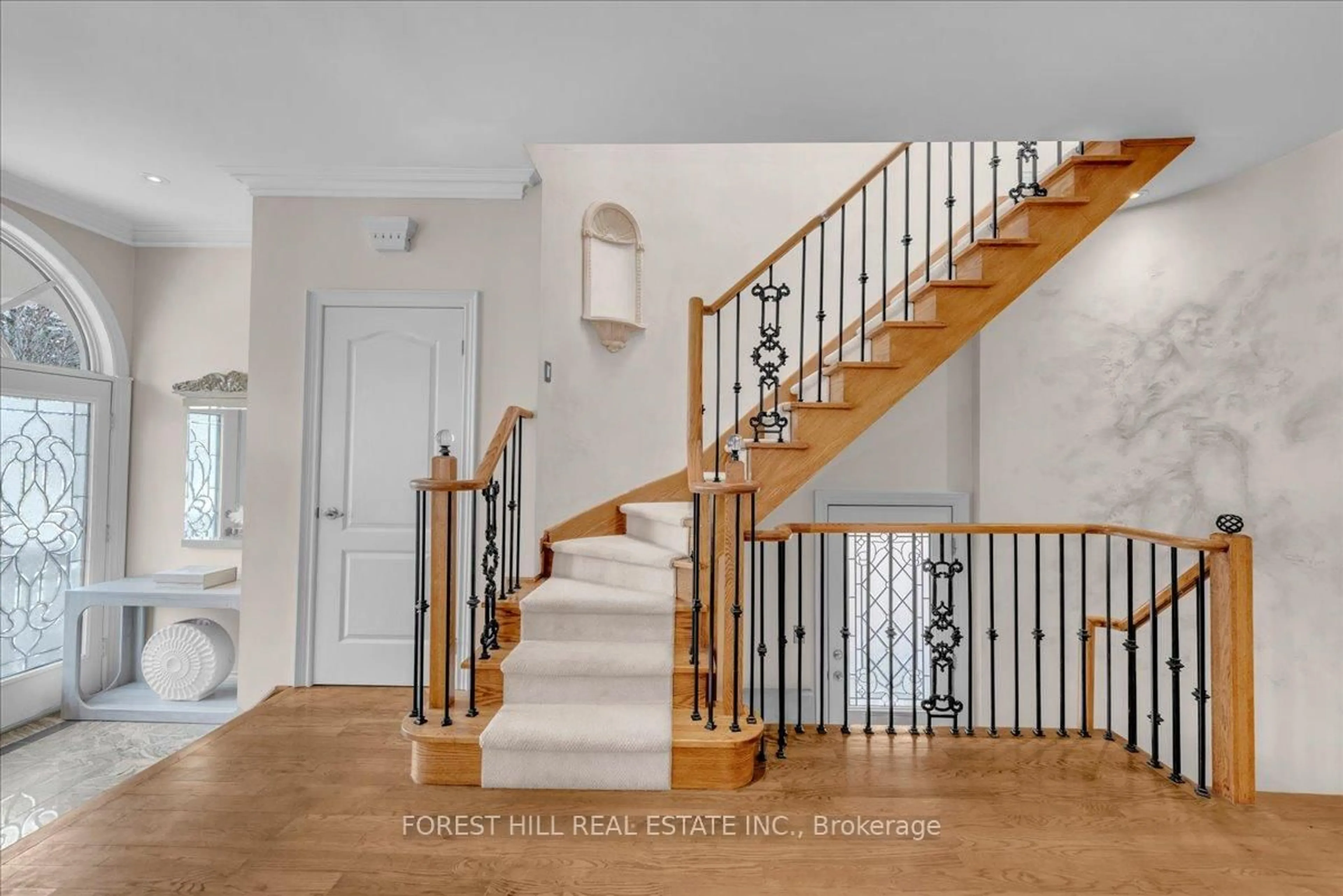 Unknown for 313 Broadway Ave, Toronto Ontario M4P 1W2