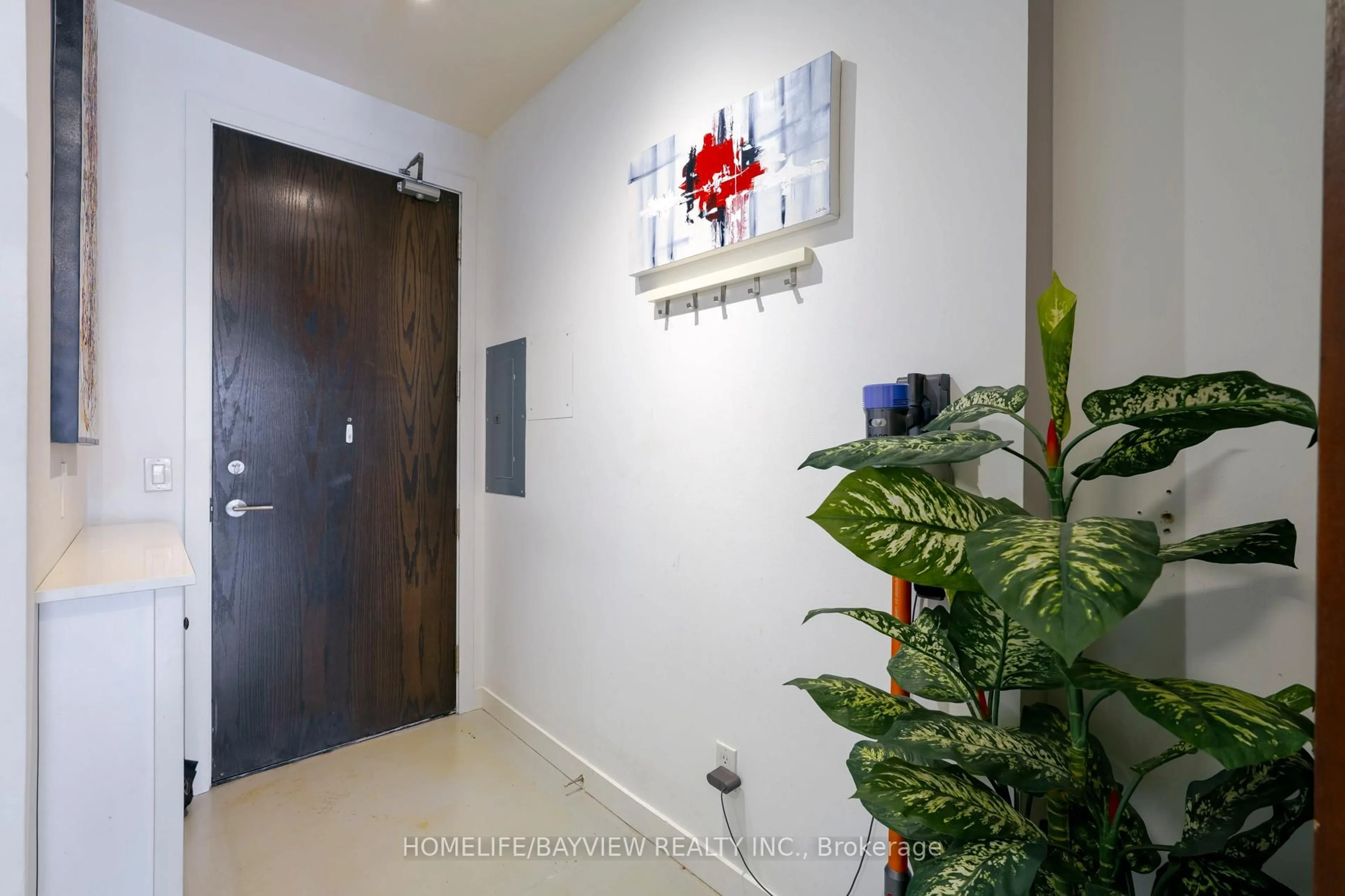 Indoor foyer for 23 Brant St #1002, Toronto Ontario M5V 2L5