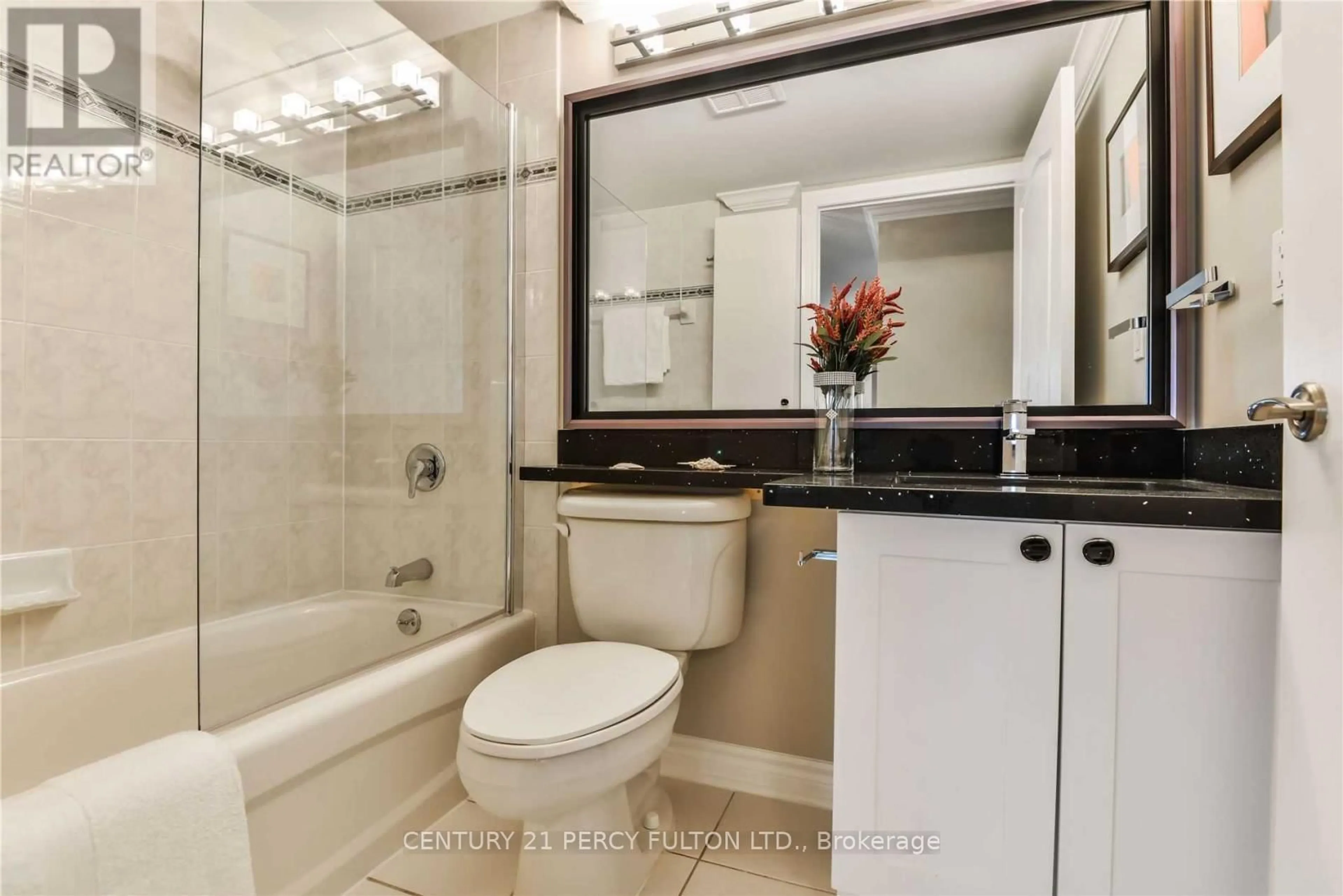 Standard bathroom, ceramic/tile floor for 1030 SHEPPARD Ave #212, Toronto Ontario M3H 2T6