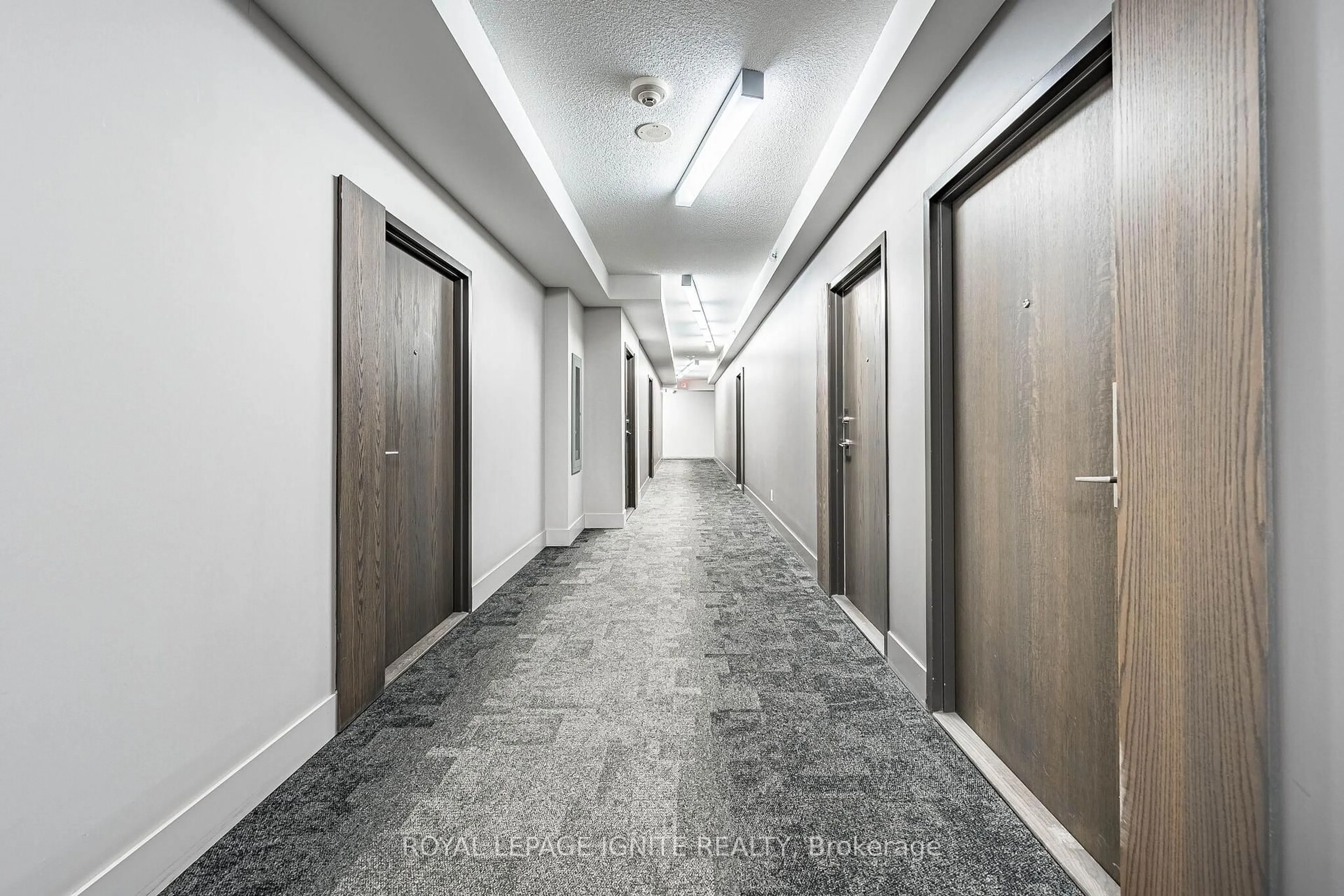 Indoor foyer for 68 Abell St #635, Toronto Ontario M6J 0B1