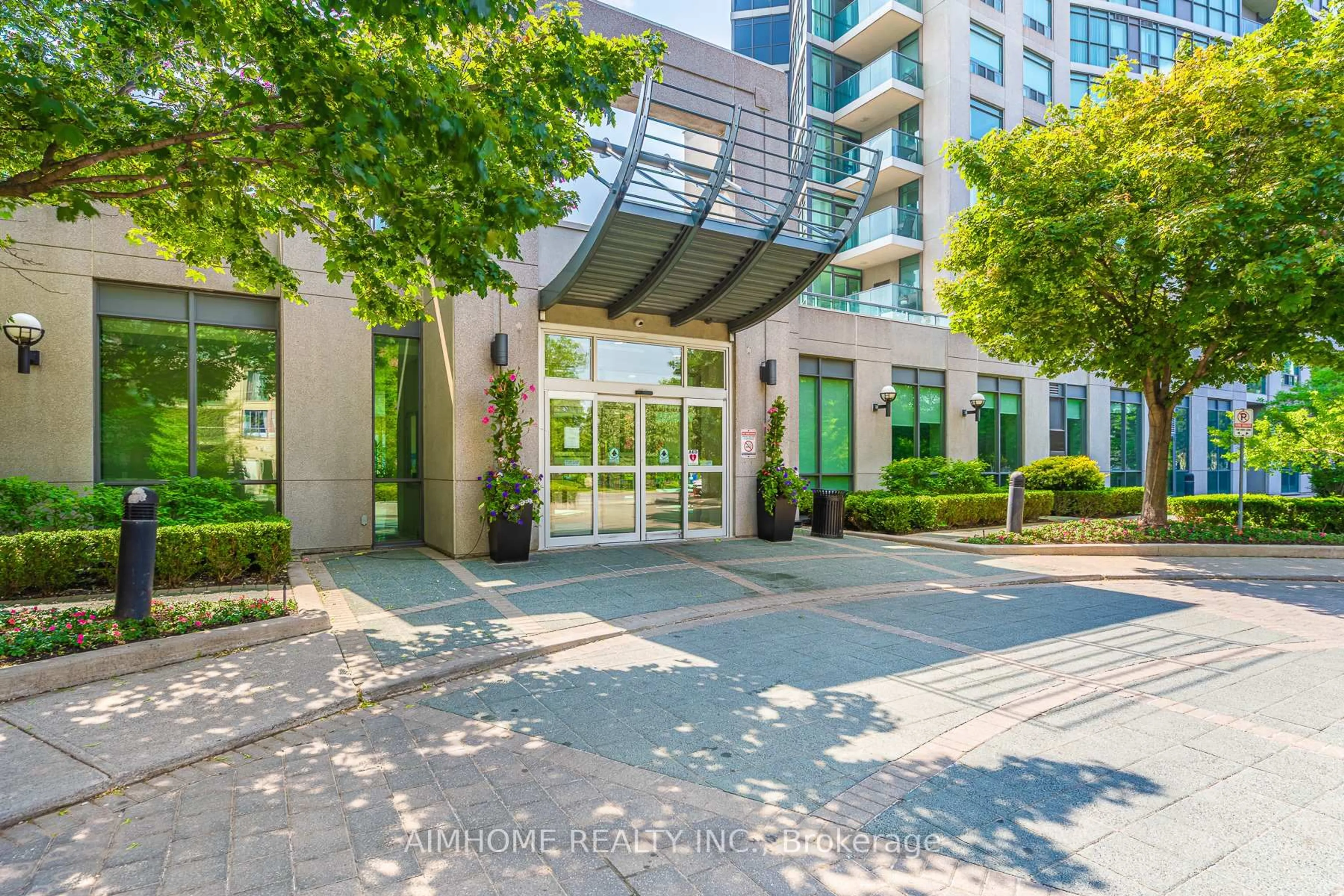 Indoor foyer for 30 Harrison Garden Blvd #1106, Toronto Ontario M2N 7A9