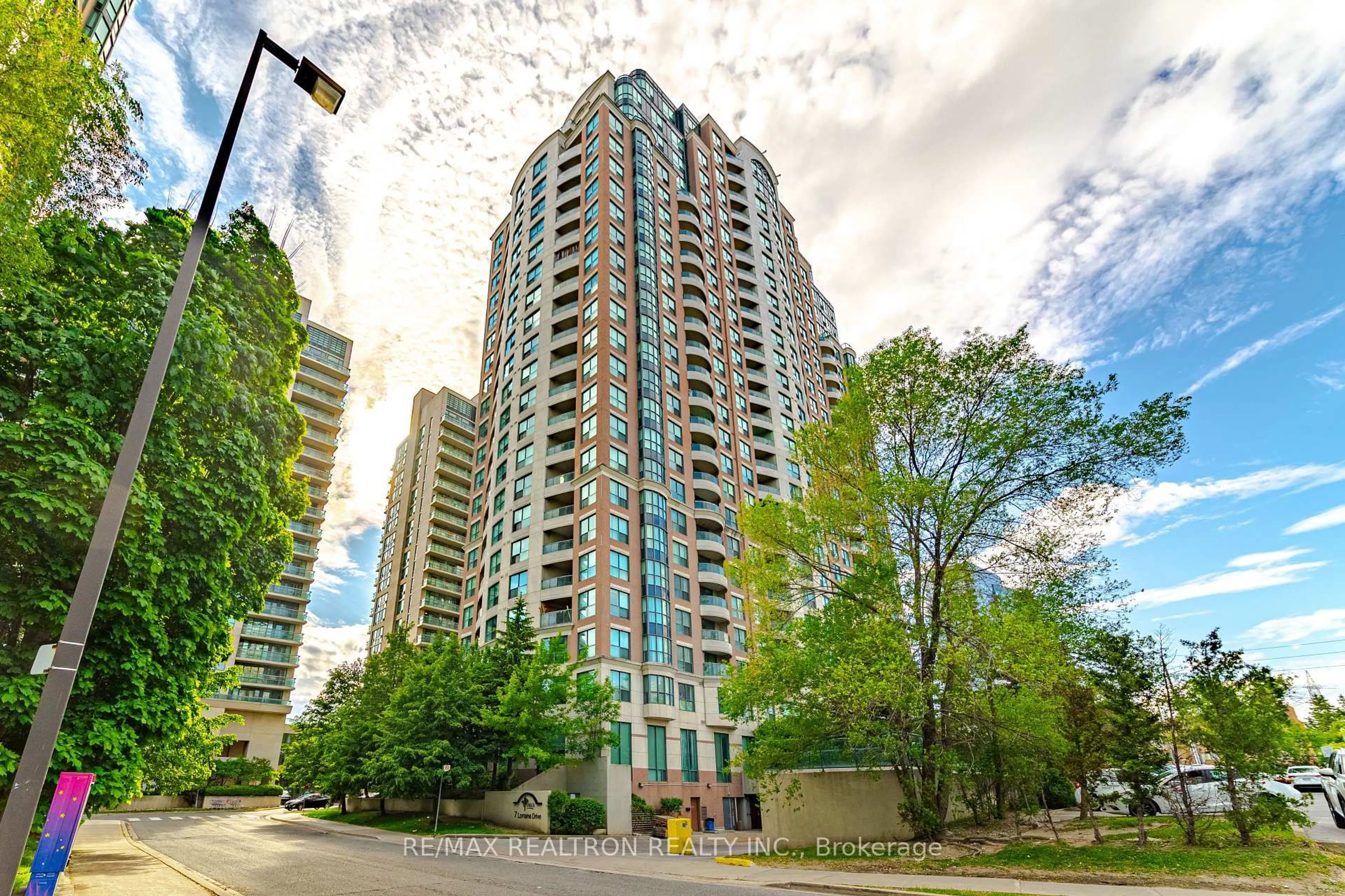 Patio, city buildings view from balcony for 7 Lorraine Dr #LRG 7, Toronto Ontario M2N 7H3