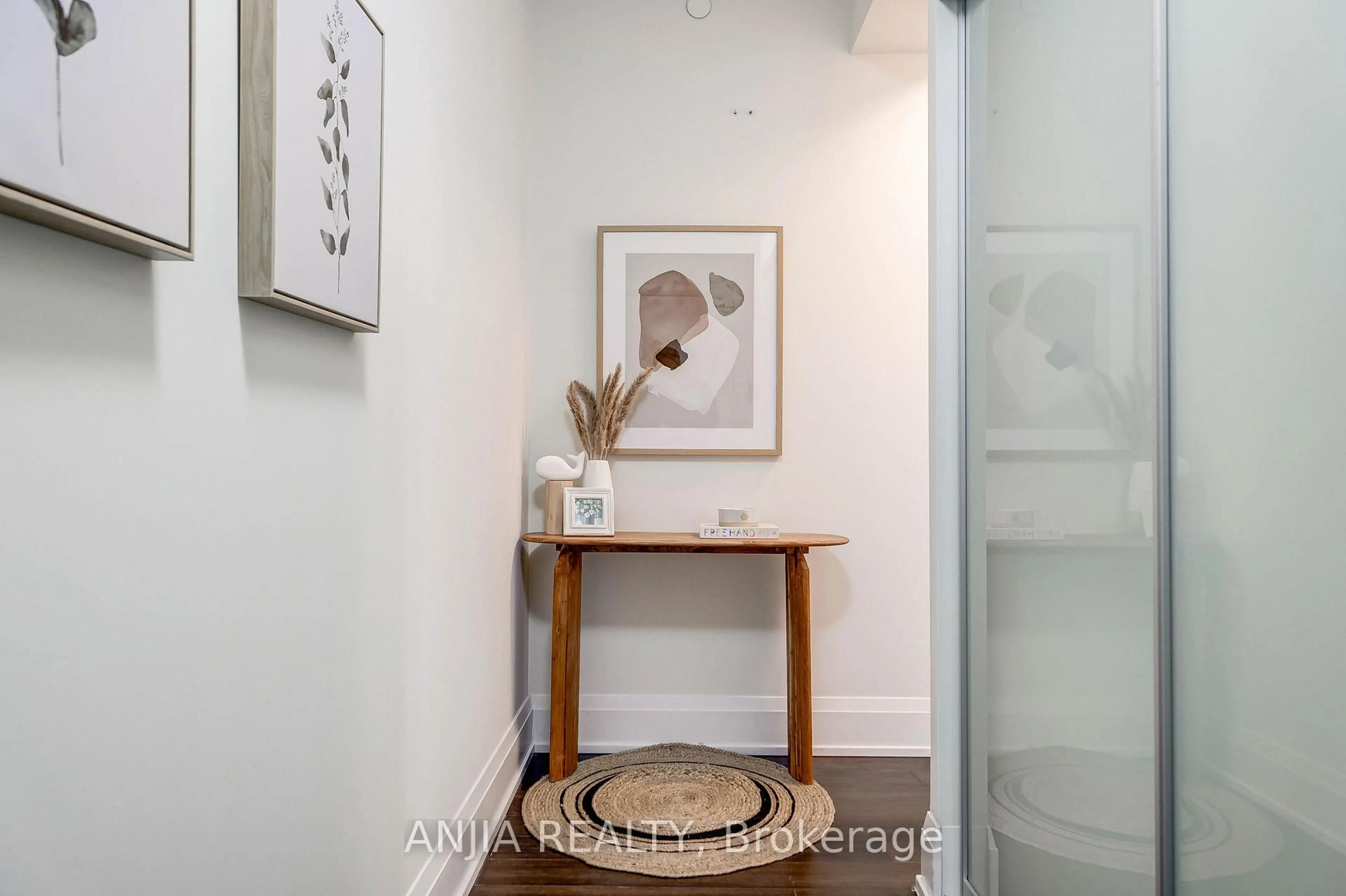 Indoor entryway for 120 Harrison Garden Blvd #1330, Toronto Ontario M2N 0H1