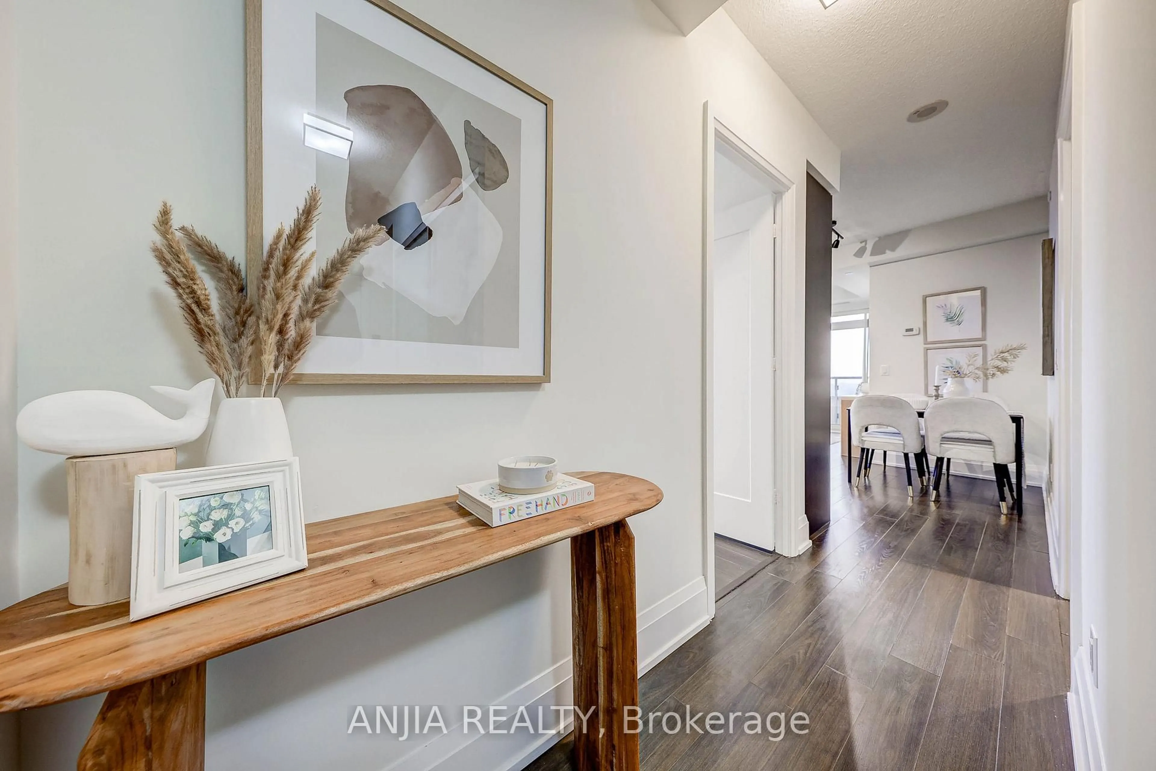 Indoor entryway for 120 Harrison Garden Blvd #1330, Toronto Ontario M2N 0H1