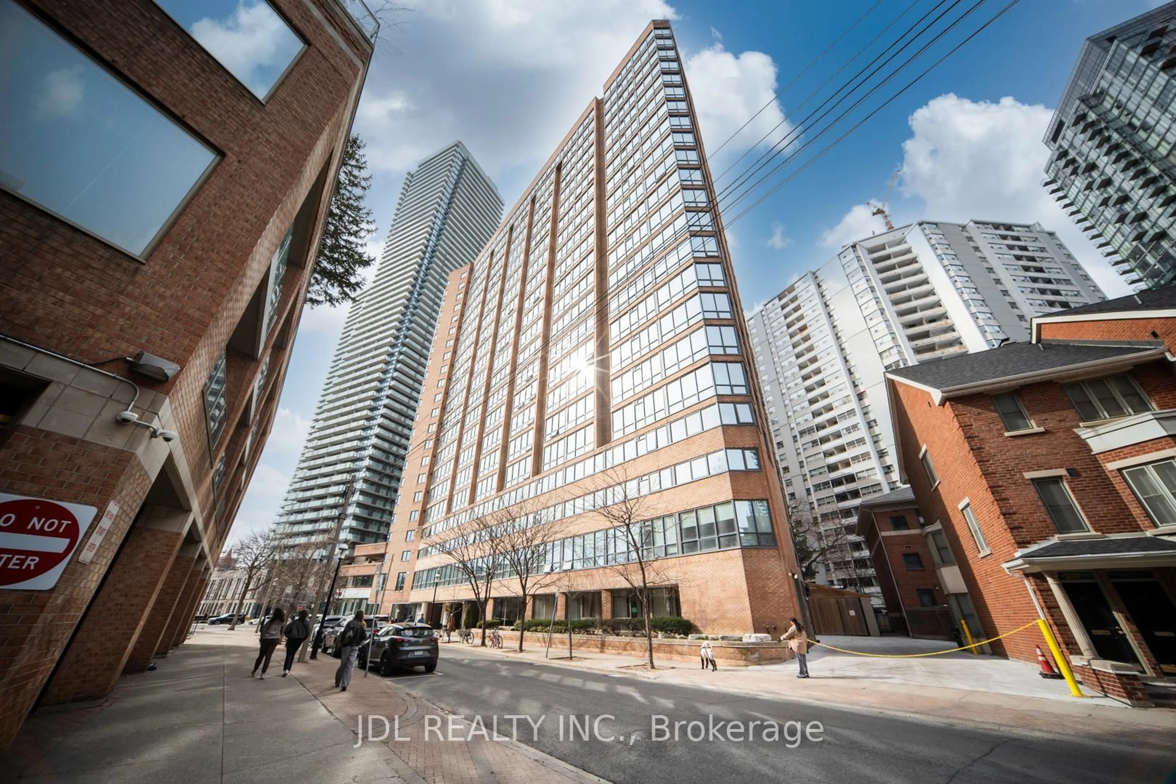 Unknown for 1055 Bay St #713, Toronto Ontario M5S 3A3