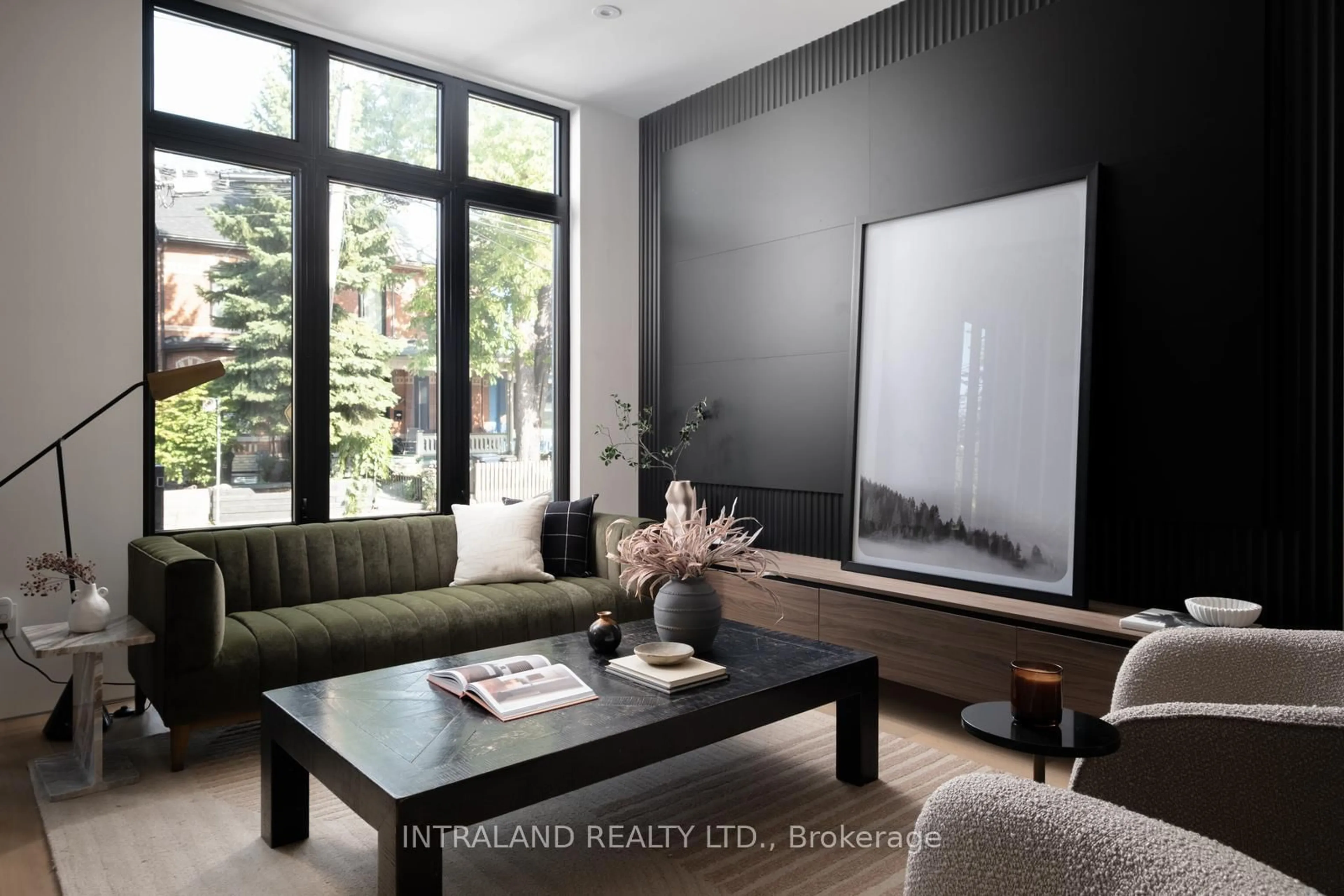 Living room with furniture, unknown for 741 Richmond St, Toronto Ontario M6J 1C4