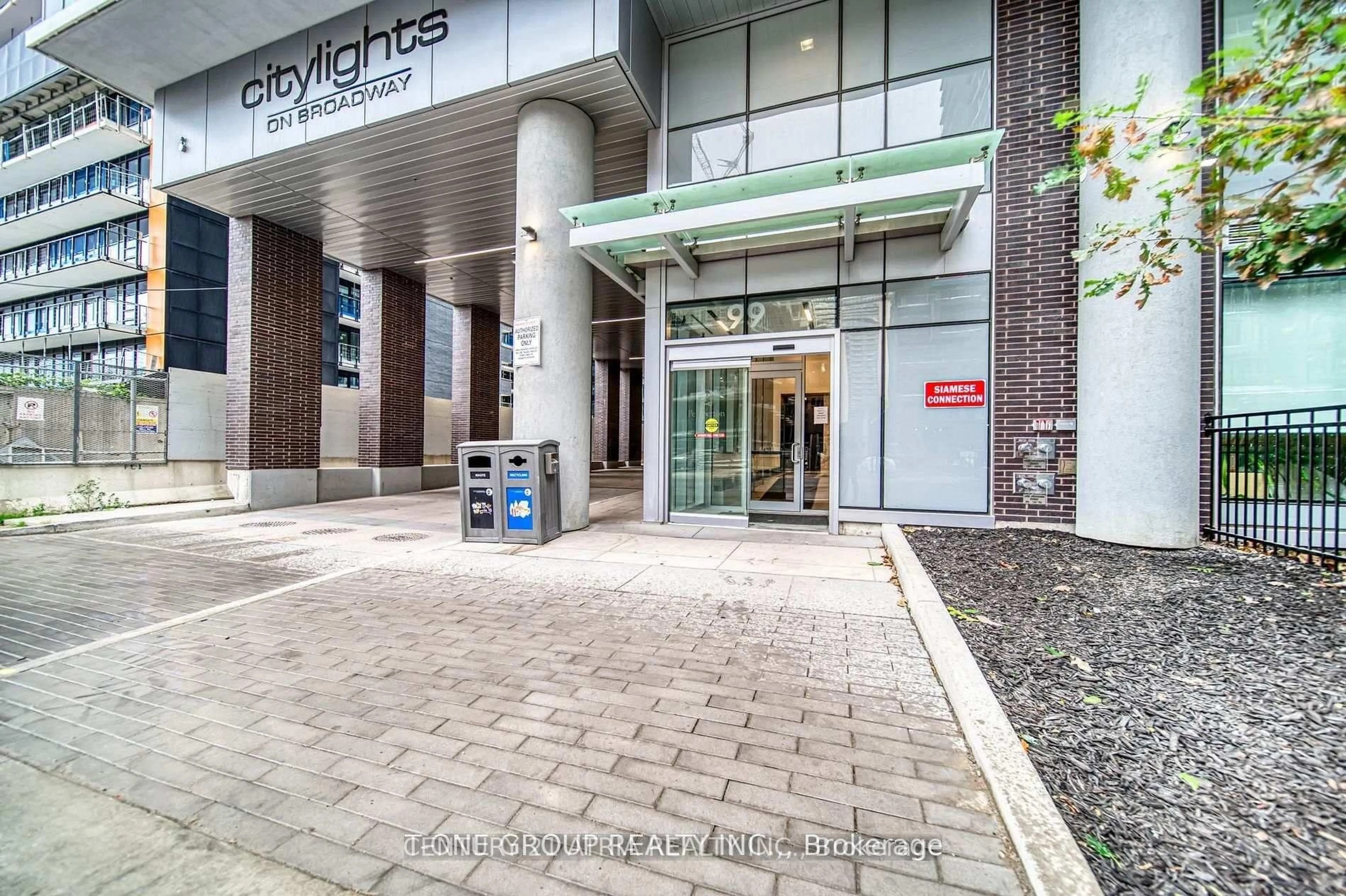Indoor foyer for 99 Broadway Ave #1708, Toronto Ontario M4P 0E3