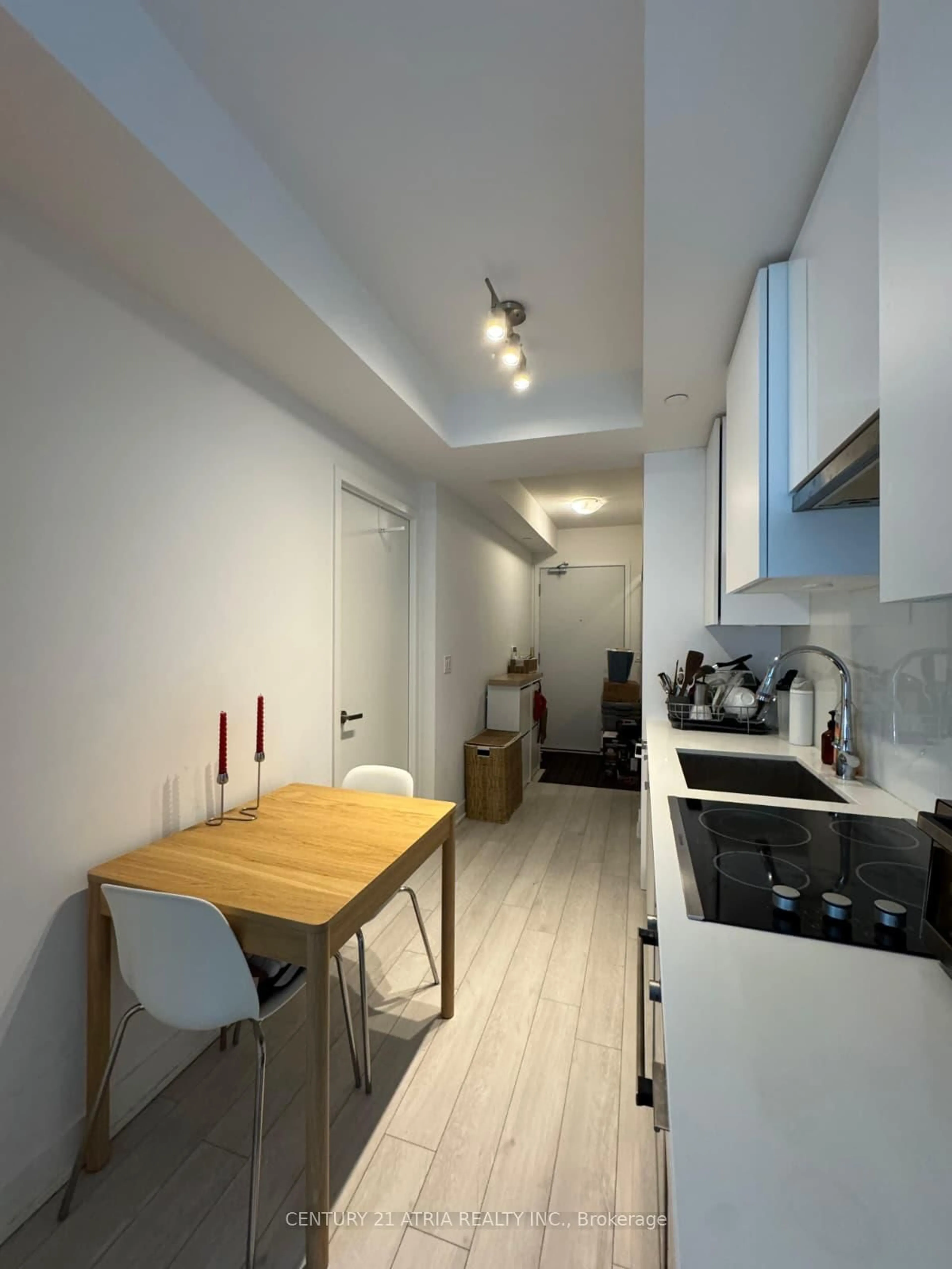 Standard kitchen, unknown for 99 Broadway Ave #1708, Toronto Ontario M4P 0E3