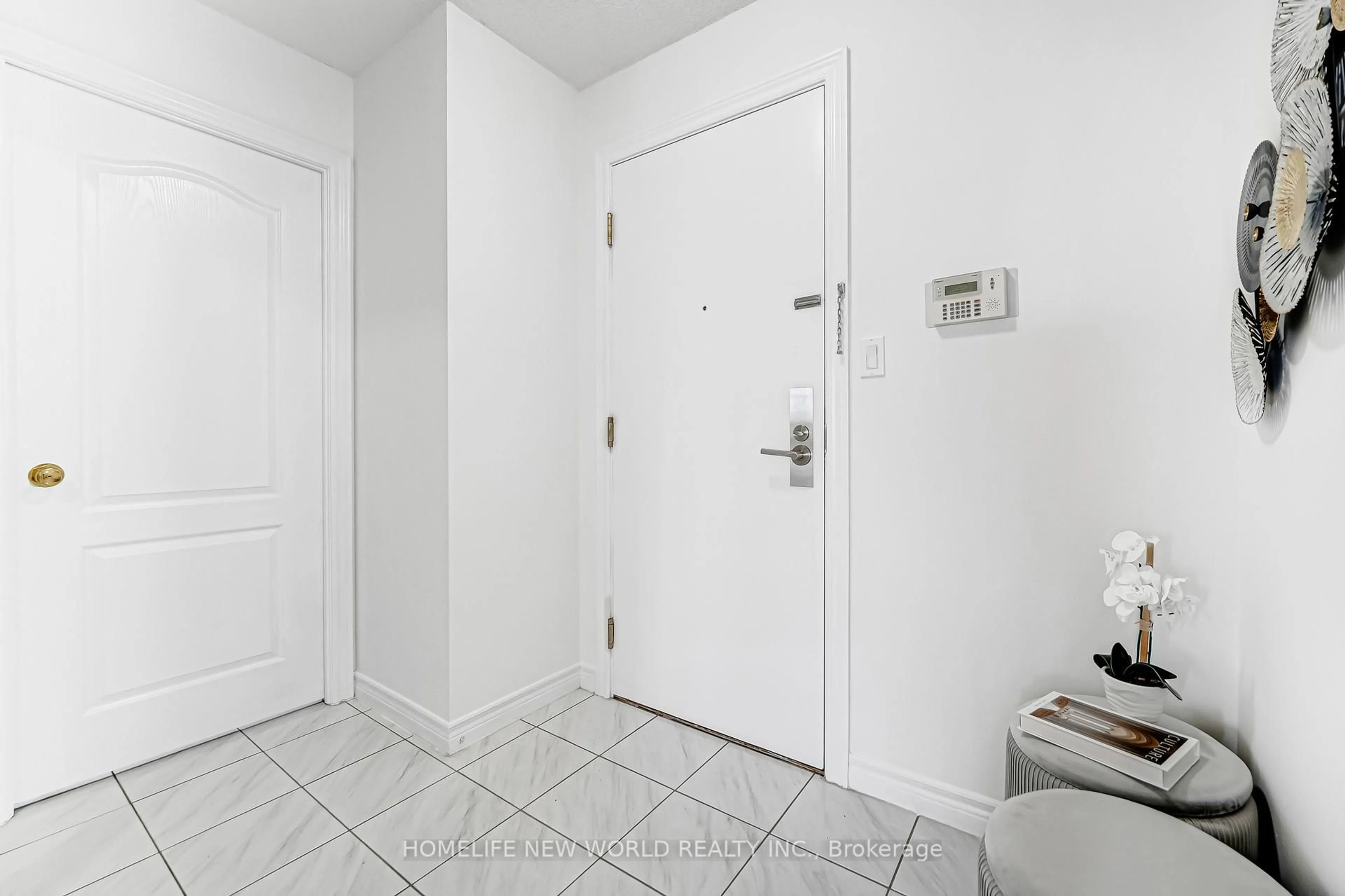 Indoor entryway for 88 Grandview Way #908, Toronto Ontario M2N 6V6
