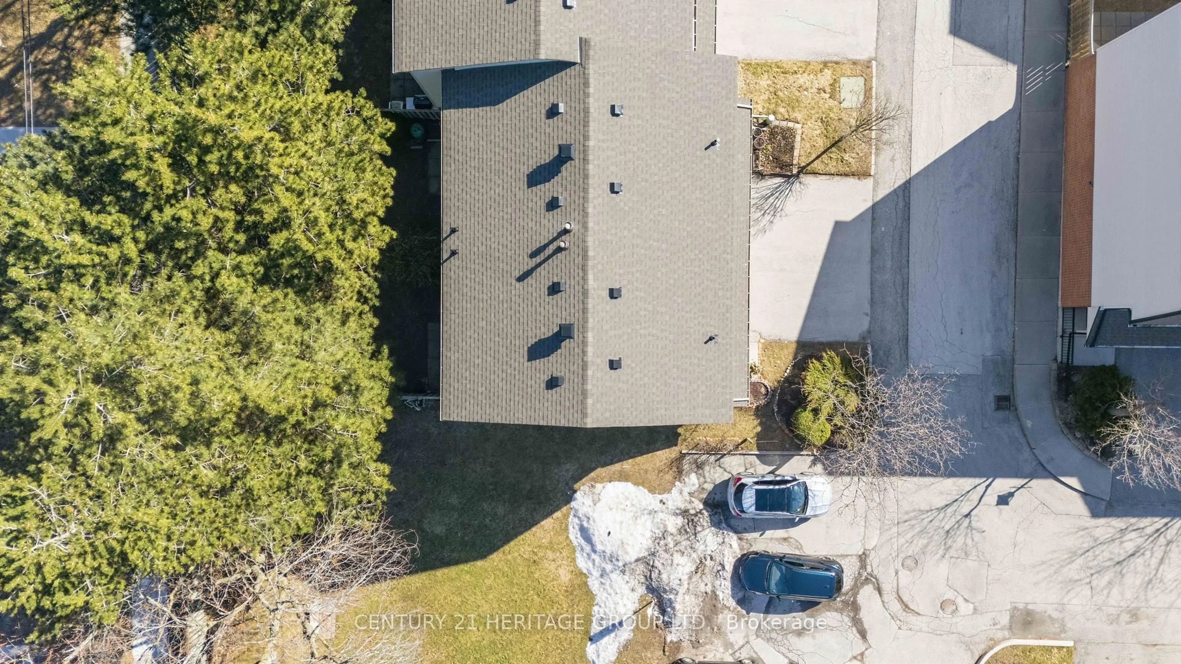 A pic from outside/outdoor area/front of a property/back of a property/a pic from drone, unknown for 24 Purple Sageway #40, Toronto Ontario M2H 2Z5