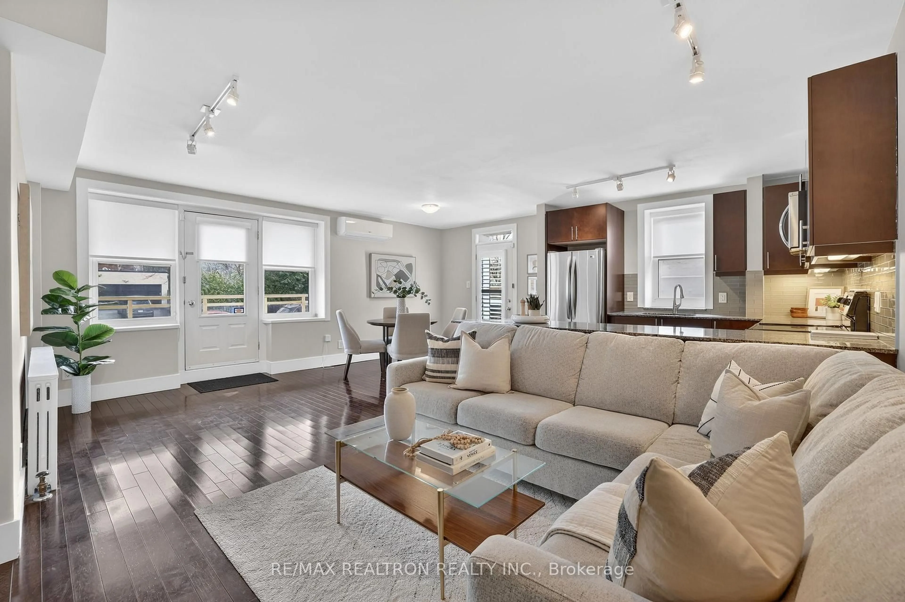 Living room with furniture, unknown for 2603 Bathurst St #106, Toronto Ontario M6B 2Z6