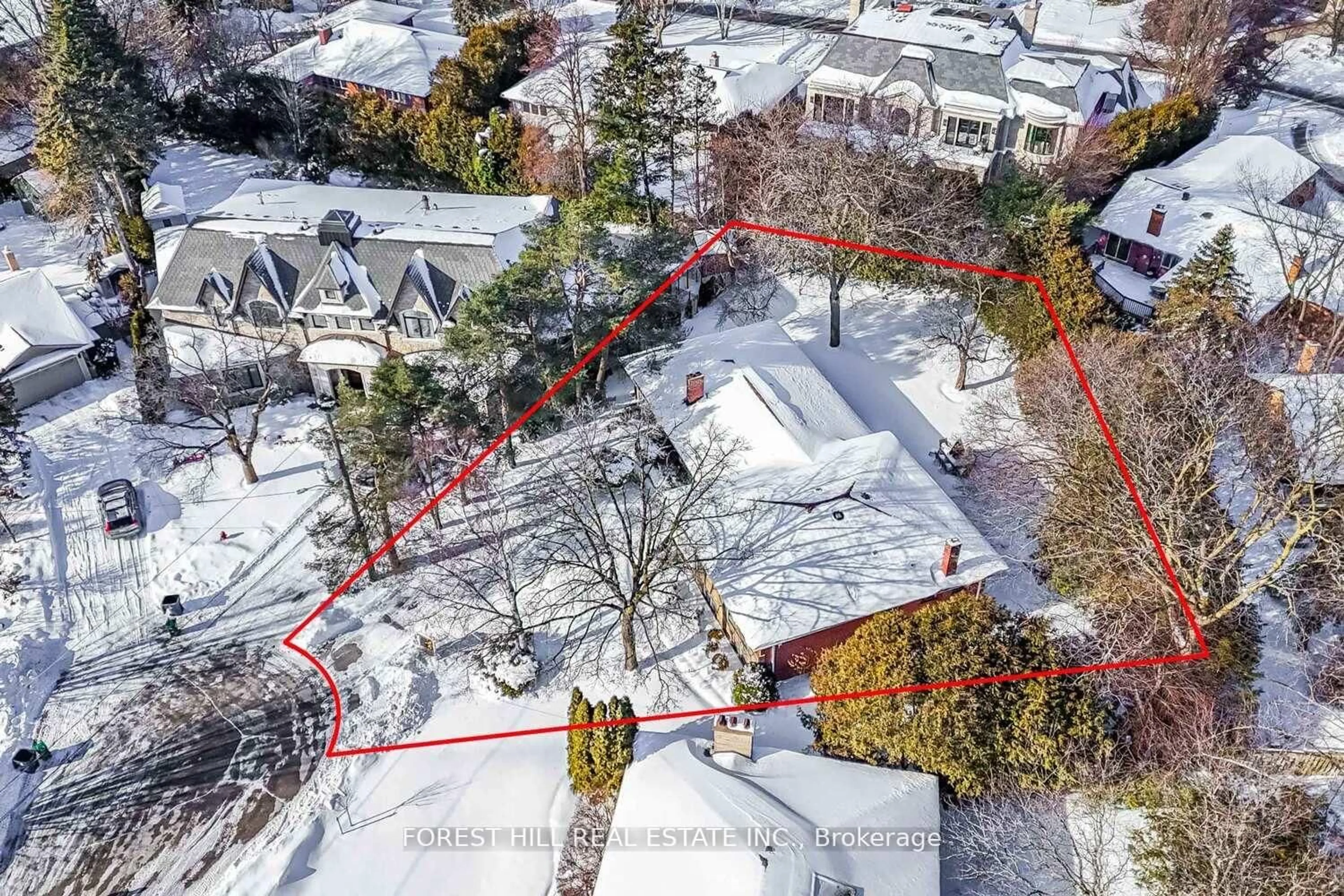 A pic from outside/outdoor area/front of a property/back of a property/a pic from drone, street for 5 Bachelor Pl, Toronto Ontario M2L 1W9