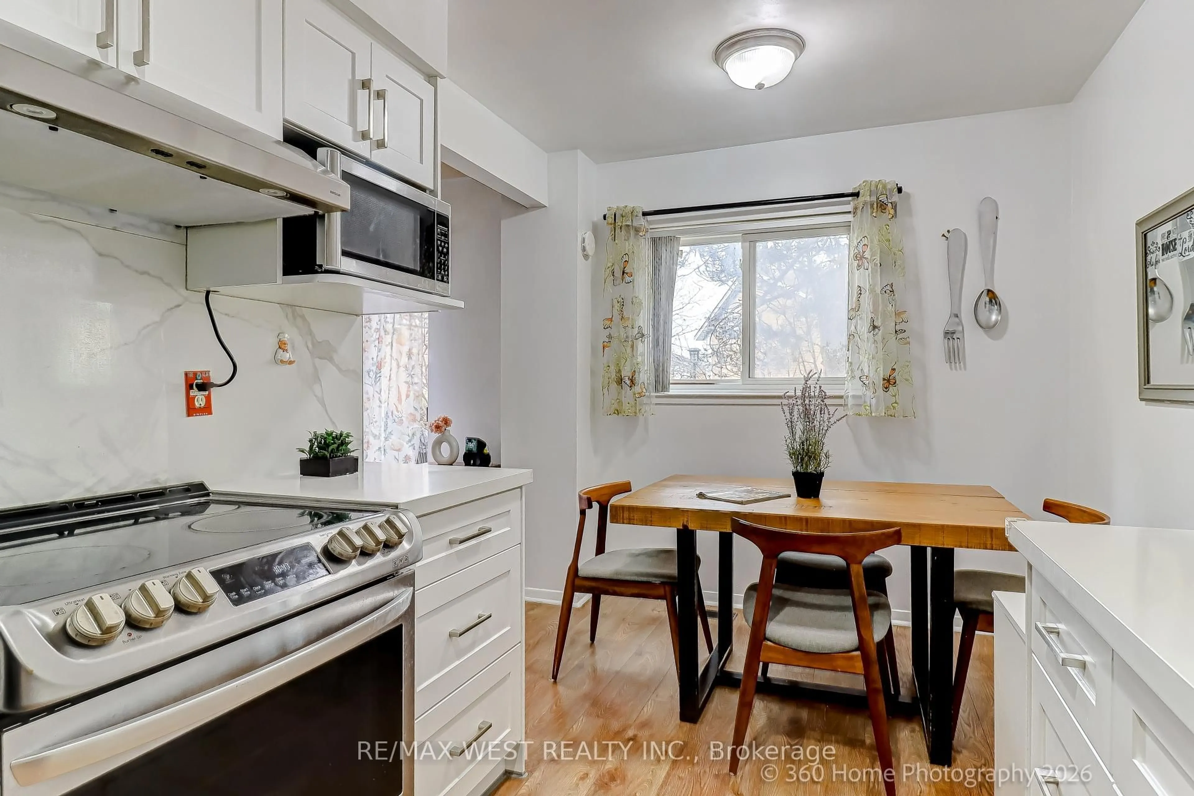 Standard kitchen, unknown for 10 Leith Hill Rd #27, Toronto Ontario M2J 1Z2