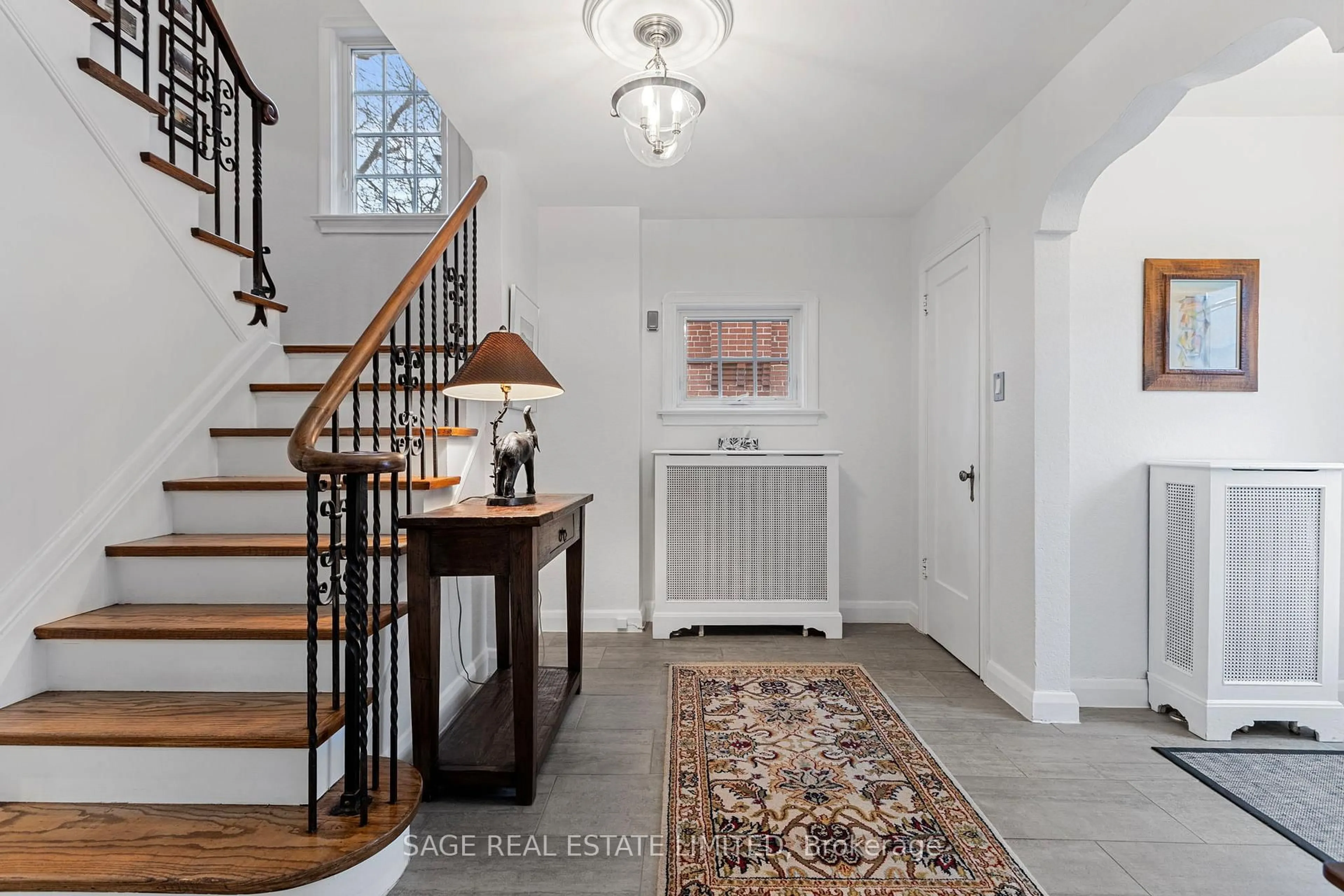 Indoor entryway for 93 Ridge Hill Dr, Toronto Ontario M6C 2J7