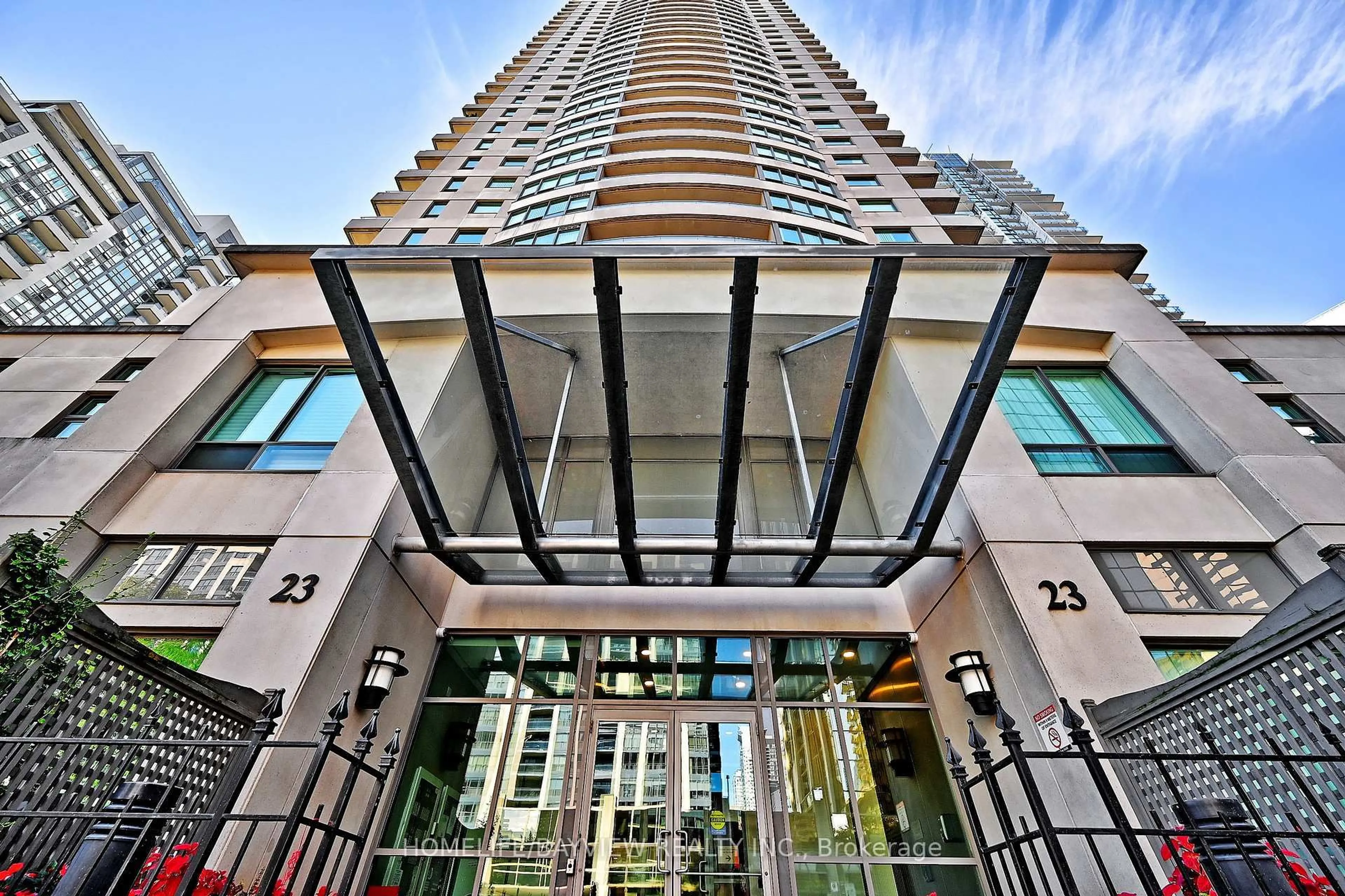 Indoor foyer for 23 Hollywood Ave #Ph 202, Toronto Ontario M2N 7L8