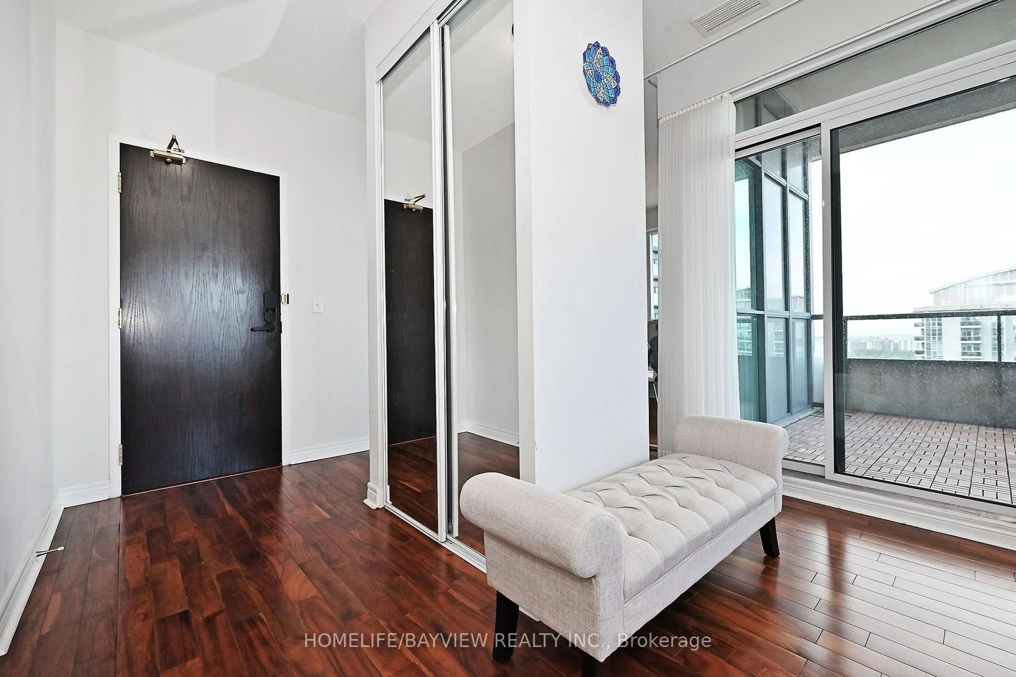 Indoor foyer for 23 Hollywood Ave #Ph 202, Toronto Ontario M2N 7L8