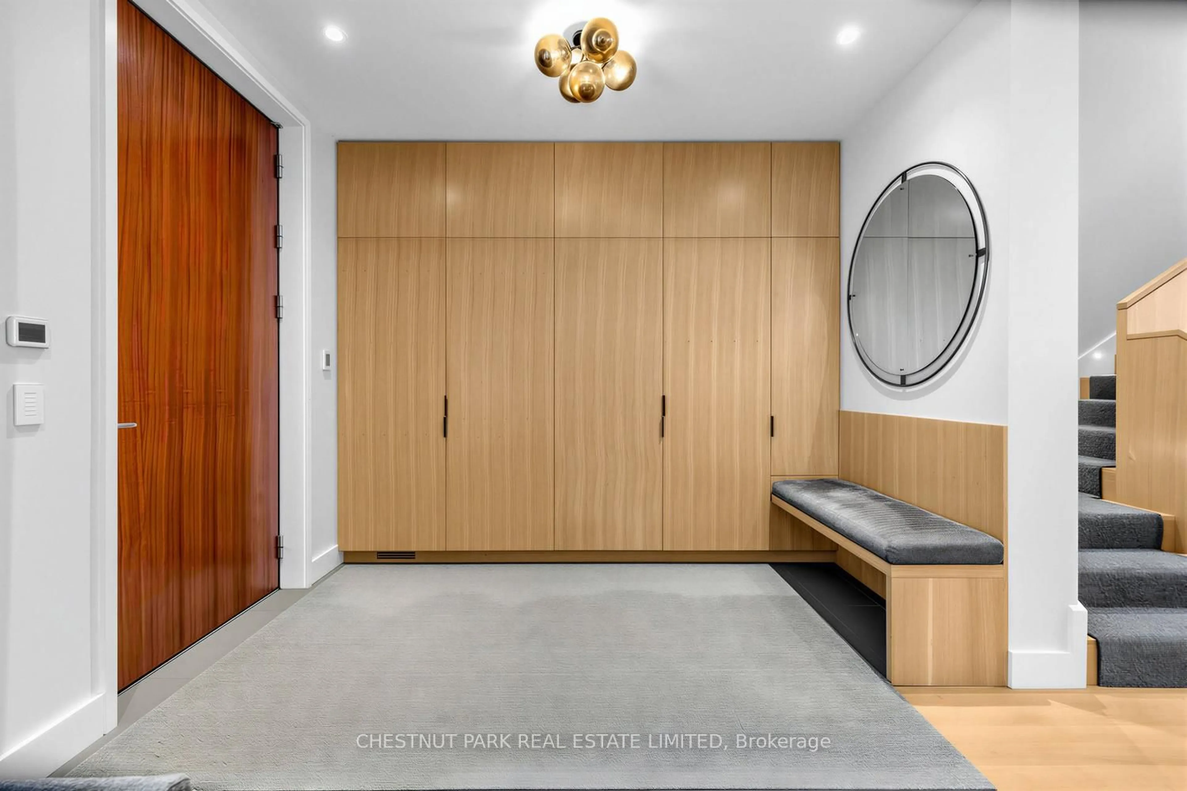 Indoor entryway for 55 Farnham Ave, Toronto Ontario M4V 1H6