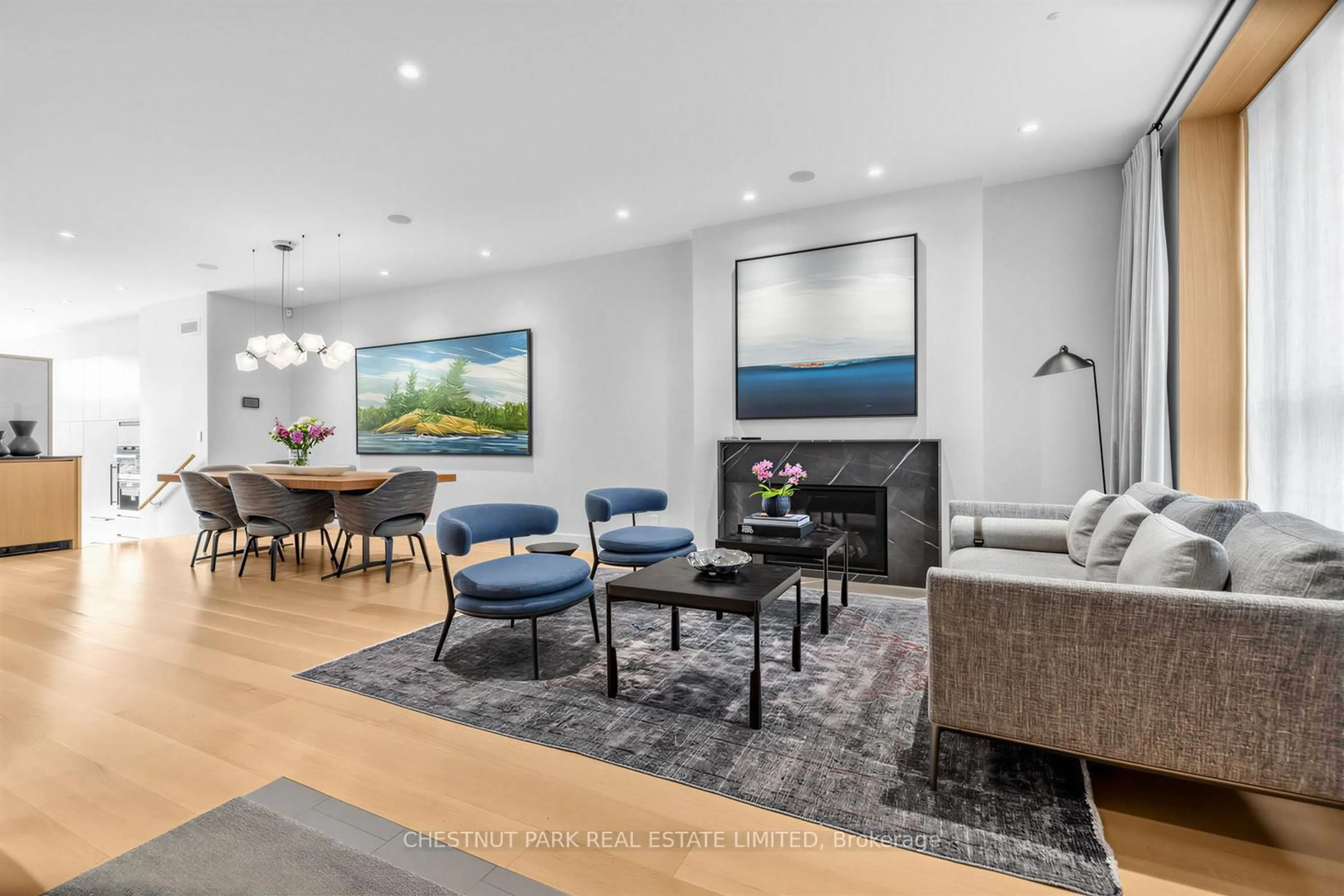 Living room with furniture, unknown for 55 Farnham Ave, Toronto Ontario M4V 1H6