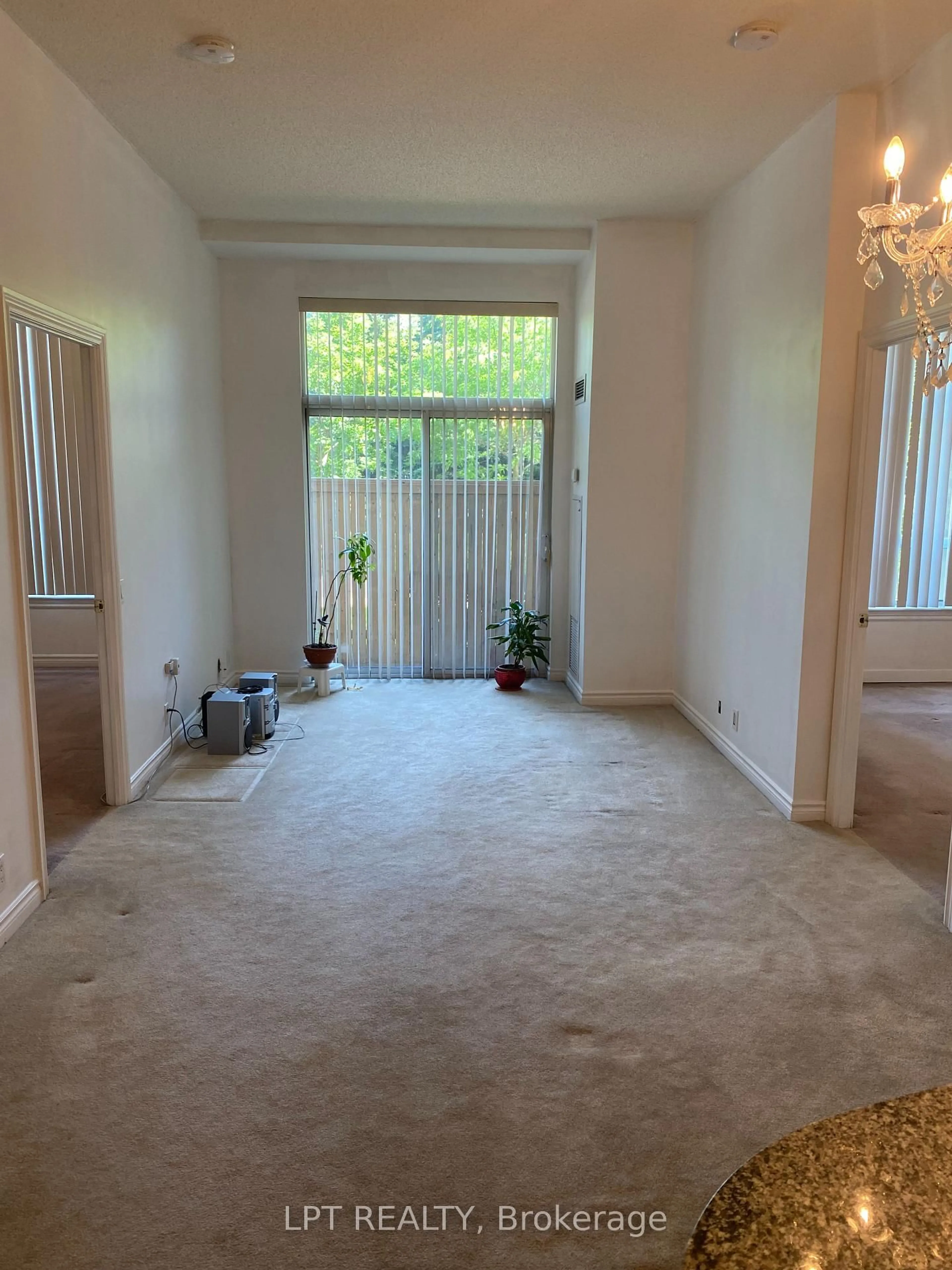 Unknown for 1720 Eglinton Ave #101, Toronto Ontario M4A 1J7