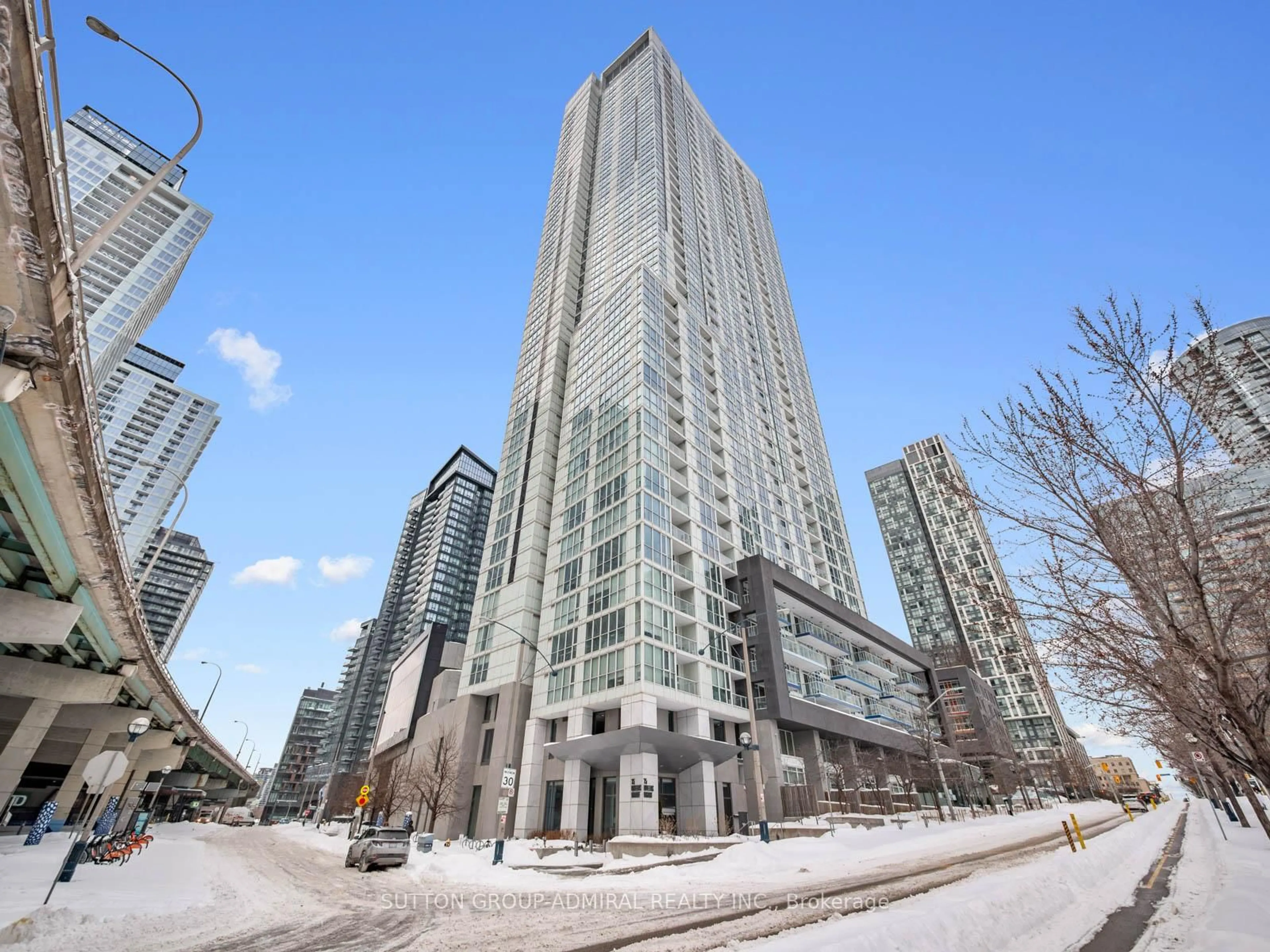 Indoor foyer for 75 Queens Wharf Rd #315, Toronto Ontario M5V 0J8