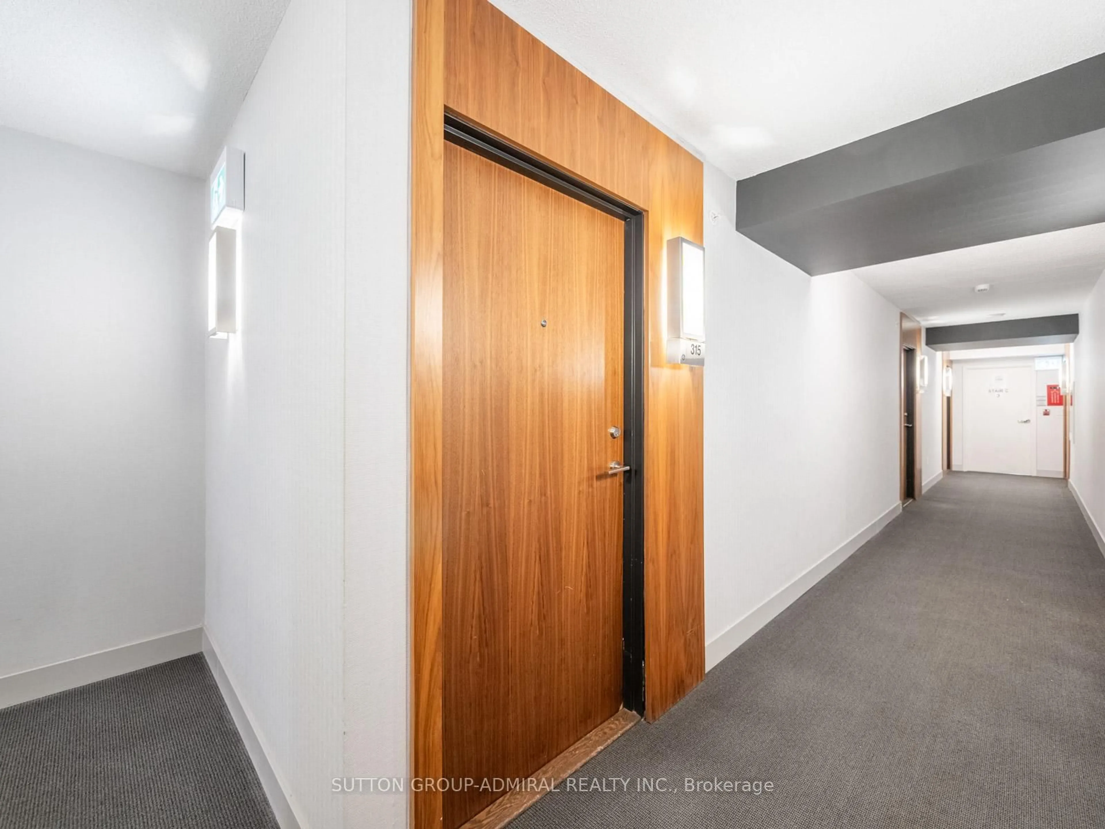 Indoor foyer for 75 Queens Wharf Rd #315, Toronto Ontario M5V 0J8