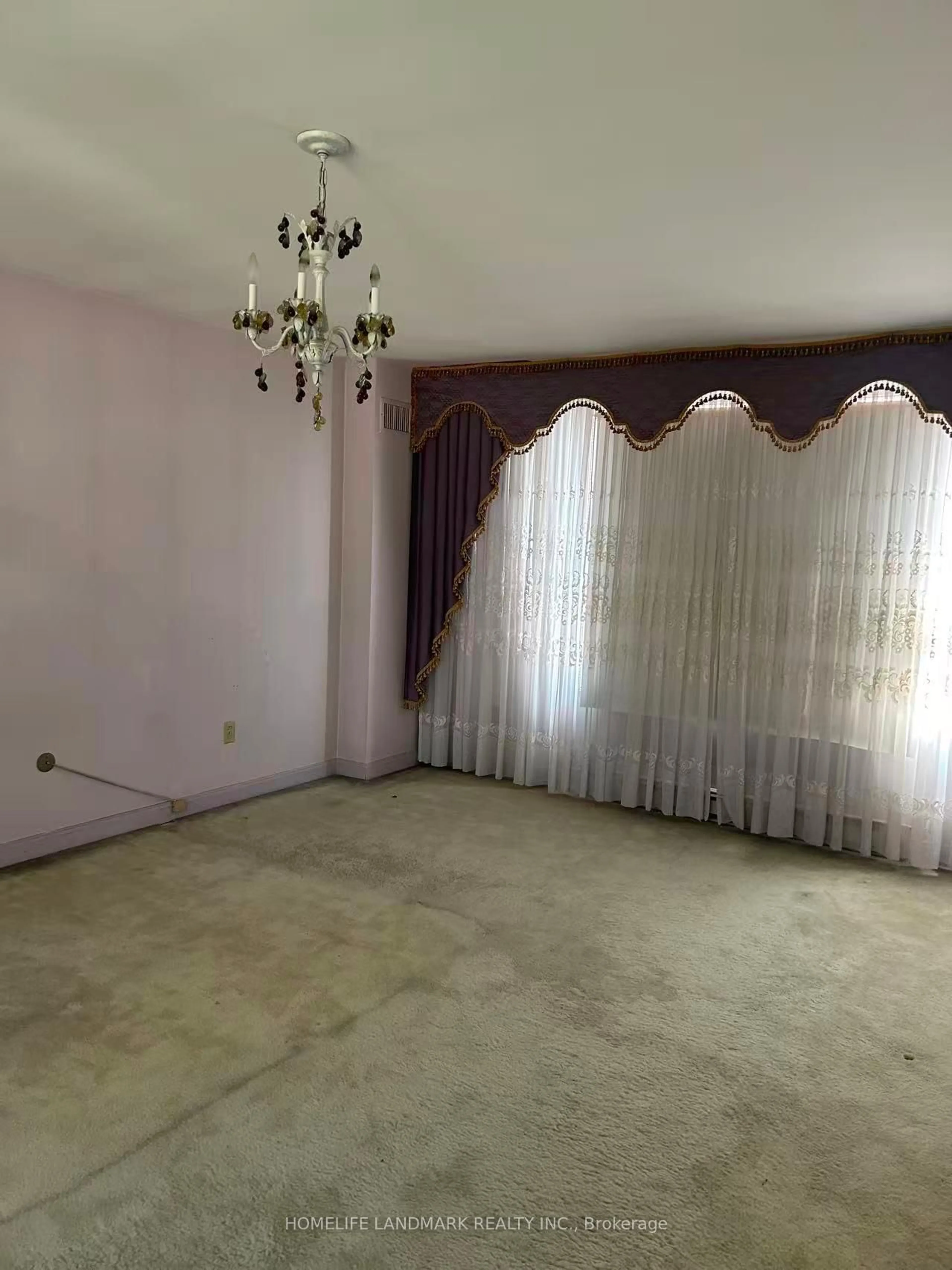 A pic of a room for 2 Royal Oak Dr, Toronto Ontario M3C 2M2