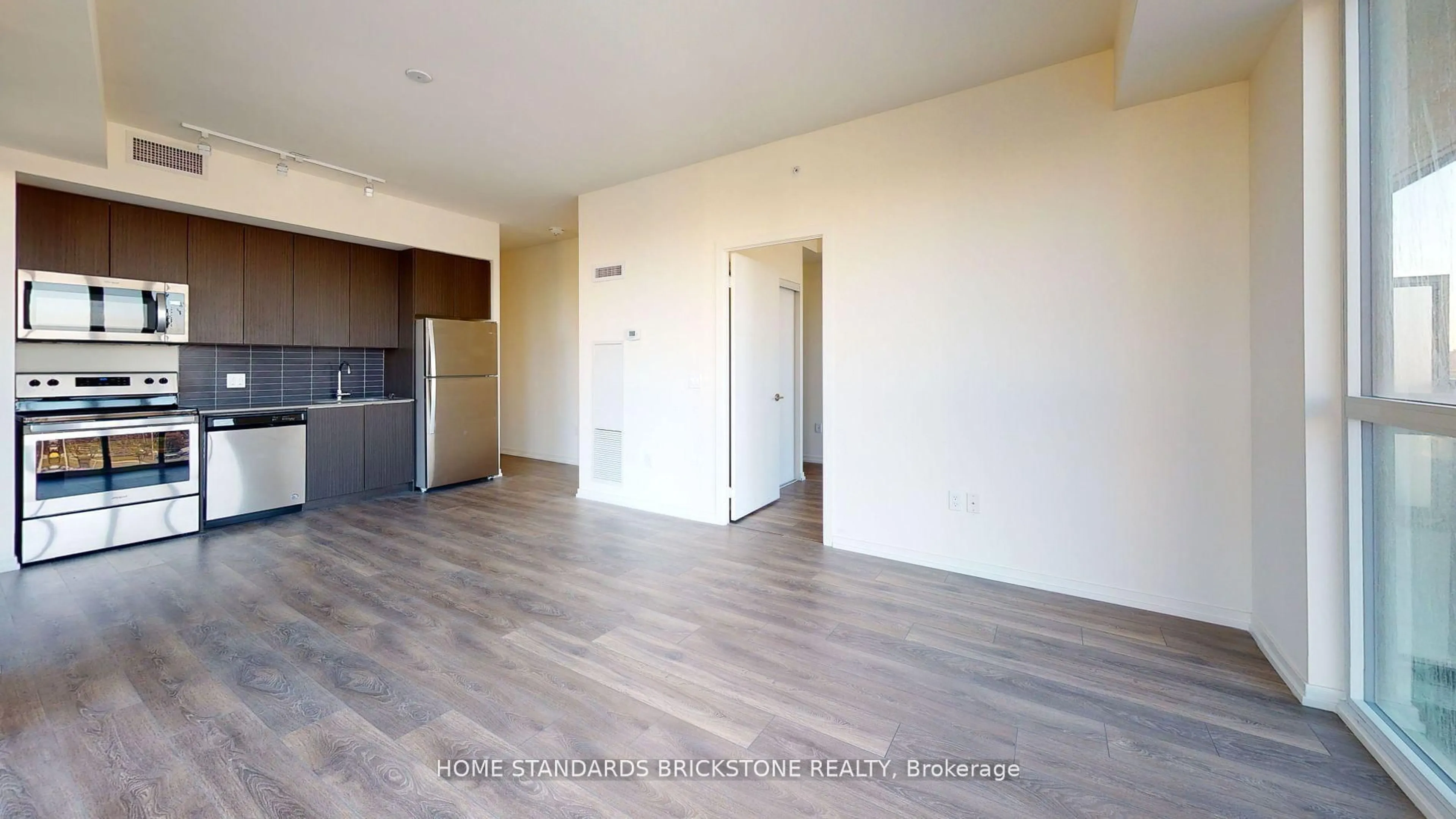 A pic of a room for 3237 Bayview Ave #506, Toronto Ontario M2K 0G1