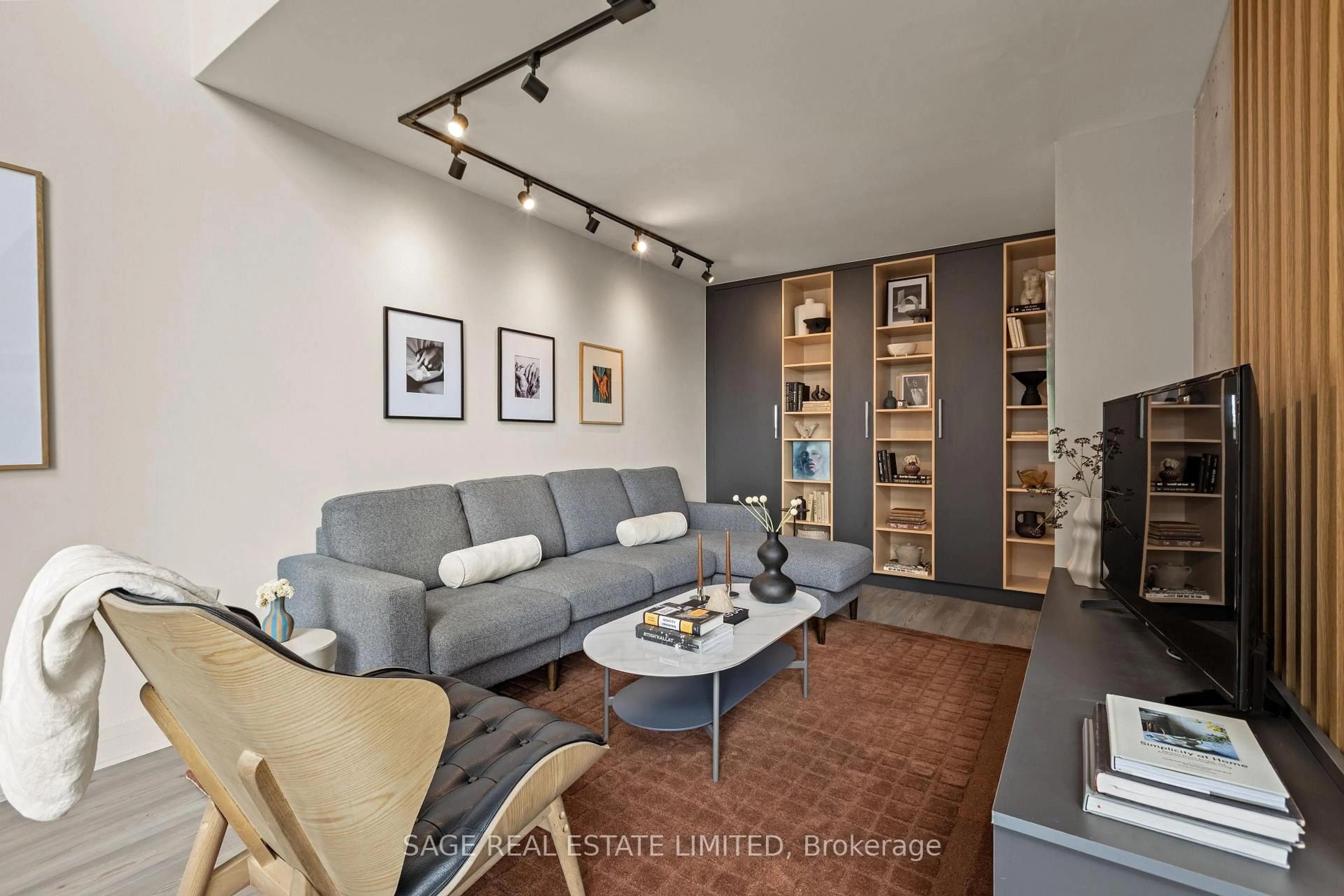 Living room with furniture, unknown for 18 Merton St #506, Toronto Ontario M4S 3G9