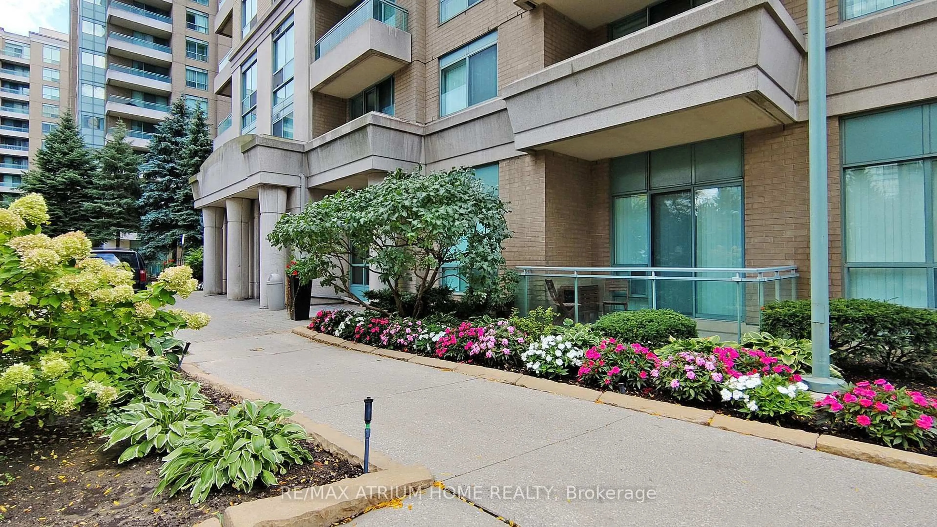 Patio, street for 3 Pemberton Ave #1703, Toronto Ontario M2M 4M1