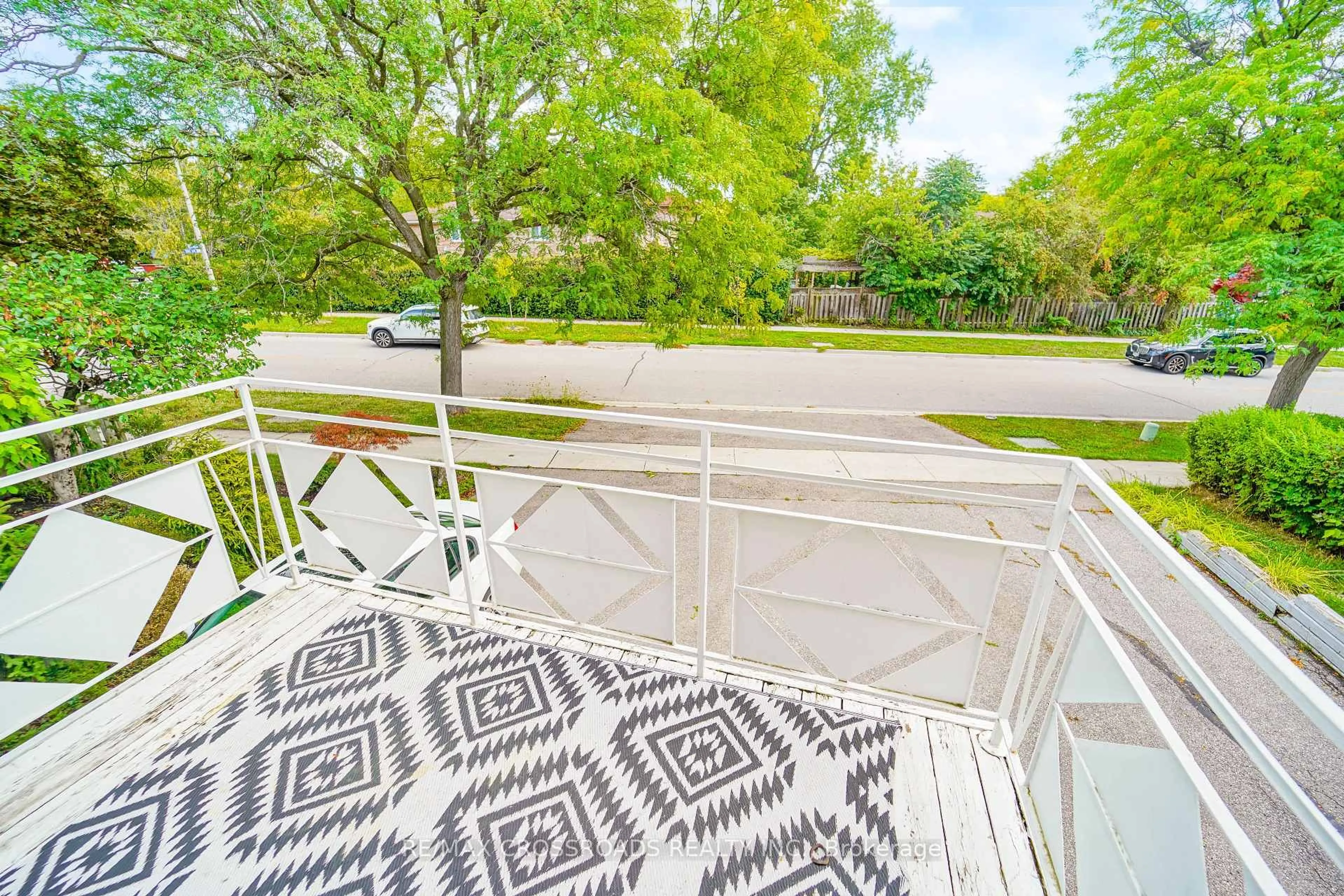 Patio, water/lake/river/ocean view for 8 Topaz Gate, Toronto Ontario M2M 2Z7