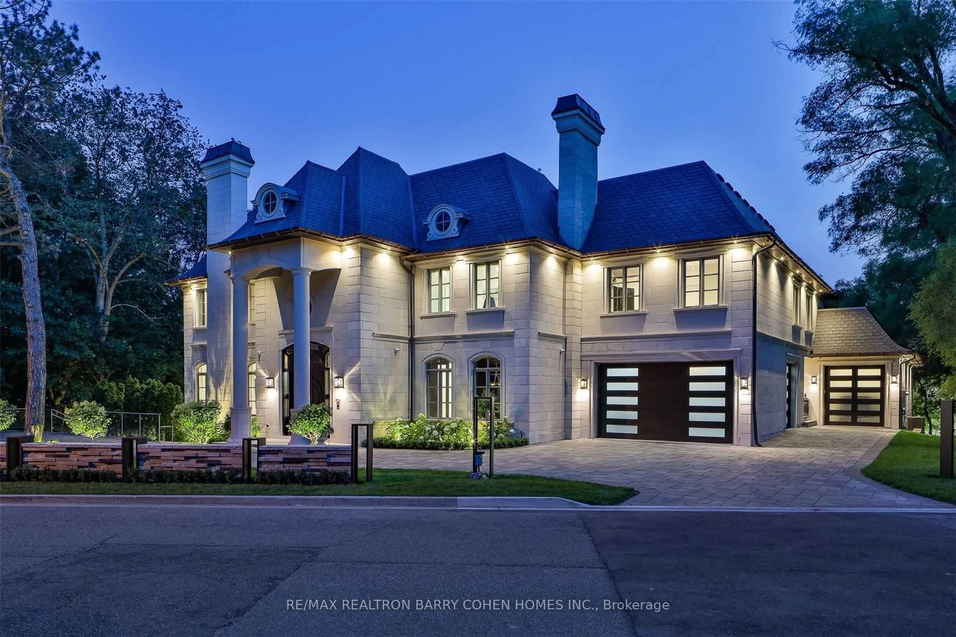 Home with brick exterior material, street for 382 Old Yonge St, Toronto Ontario M2P 1R4