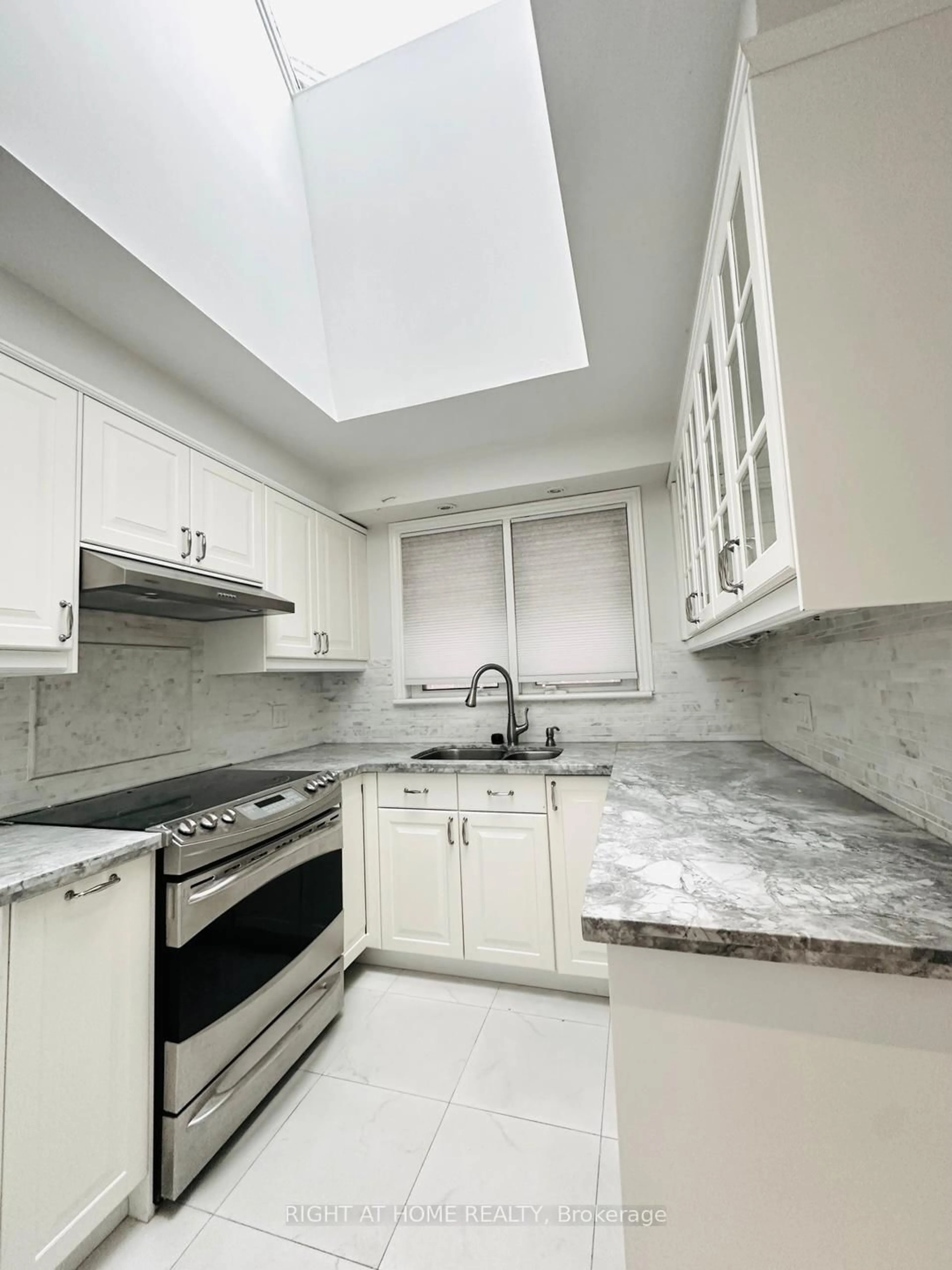 Standard kitchen, ceramic/tile floor for 69 Haddington Ave, Toronto Ontario M5M 2P2