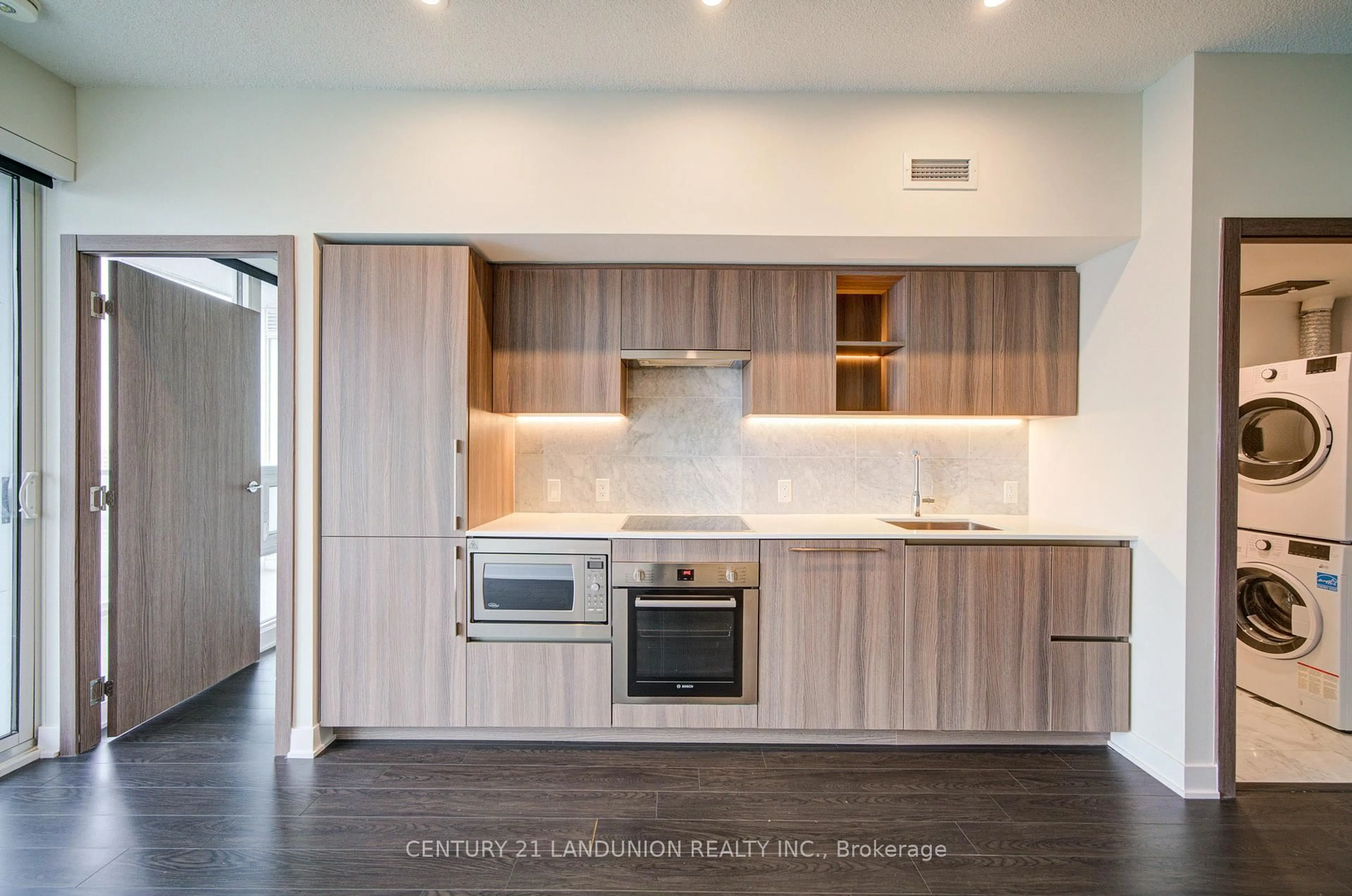 Unknown for 19 Bathurst St #2102, Toronto Ontario M5V 0N2