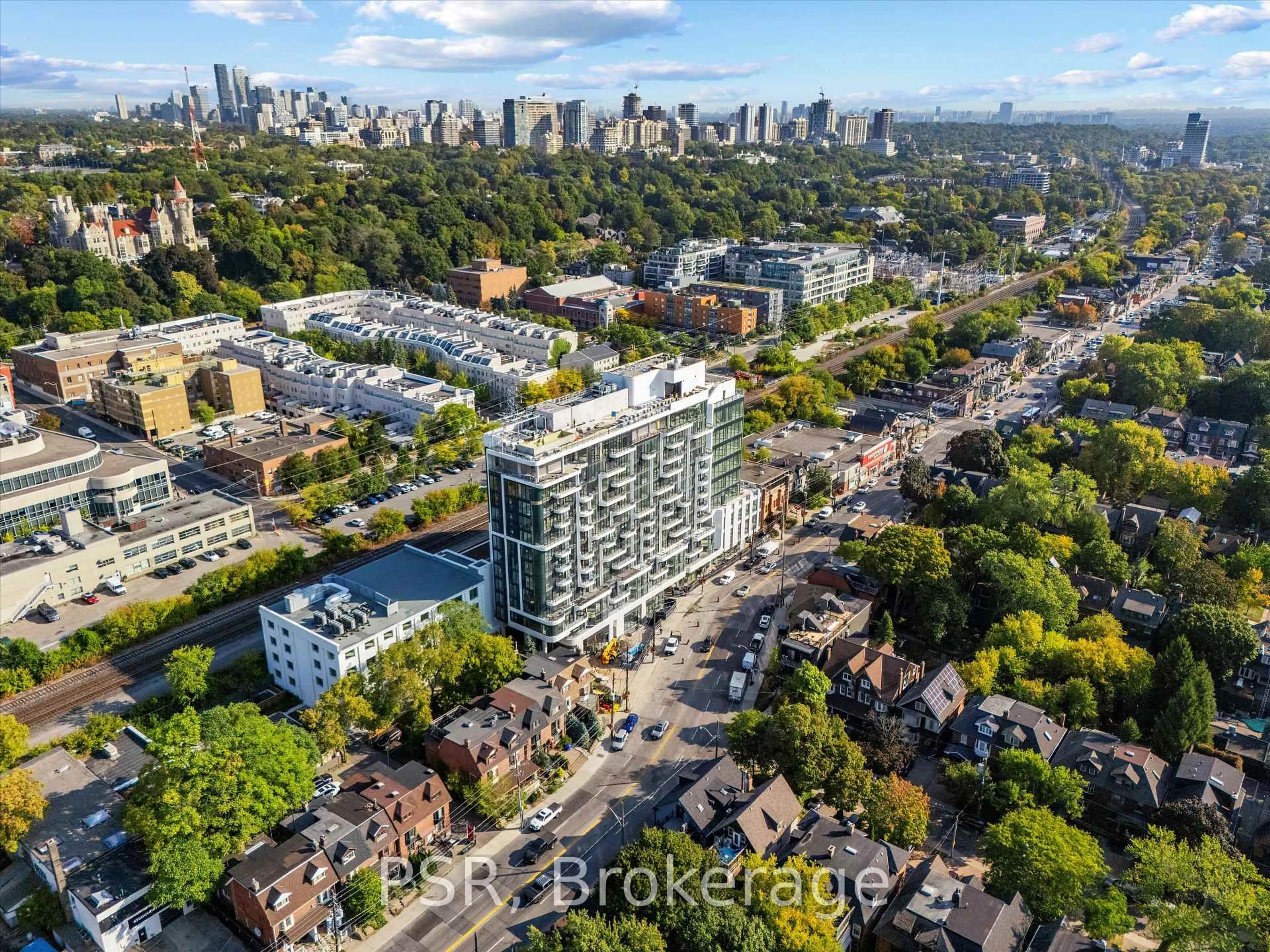 A pic from outside/outdoor area/front of a property/back of a property/a pic from drone, city buildings view from balcony for 328 Dupont St #201, Toronto Ontario M5R 1V9