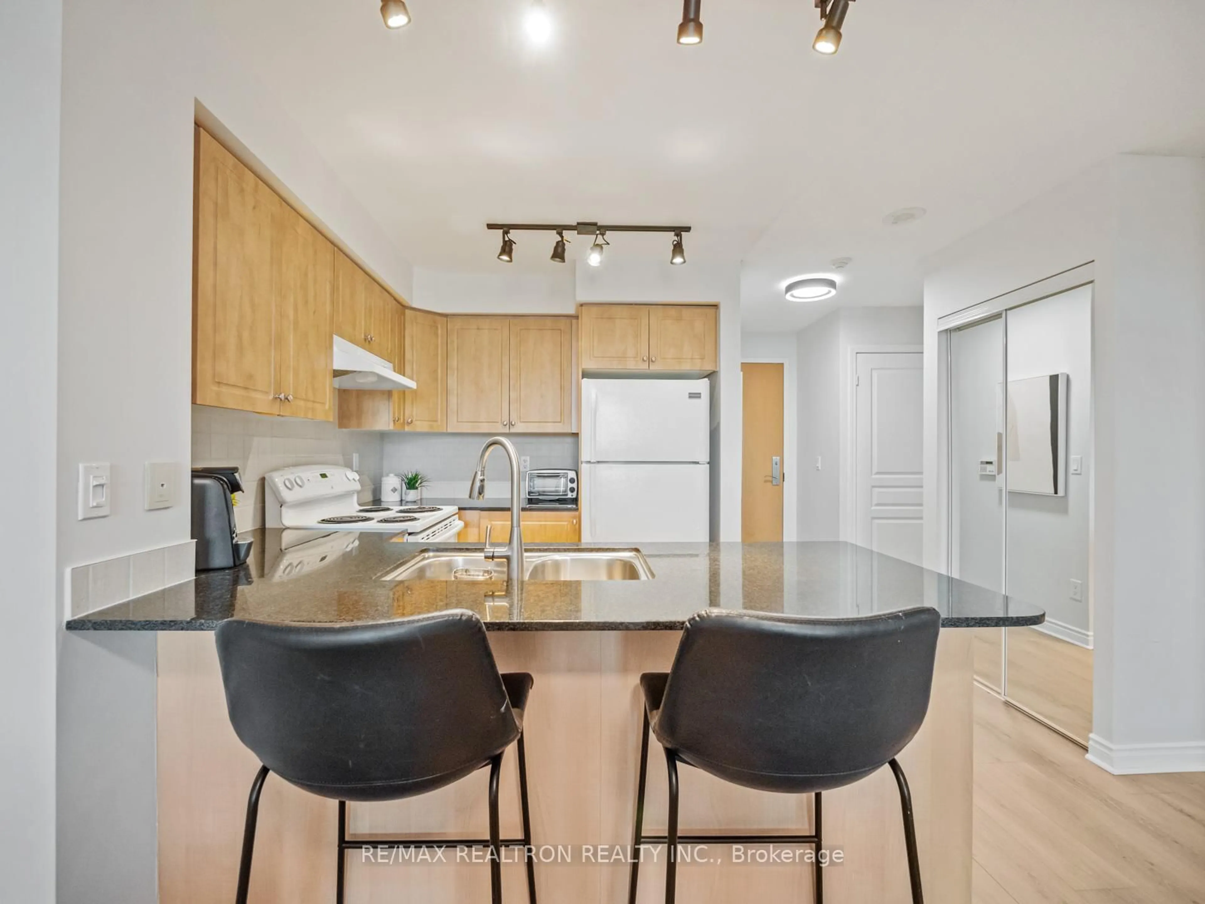 Open concept kitchen, unknown for 503 Beecroft Rd #318, Toronto Ontario M2N 0A2
