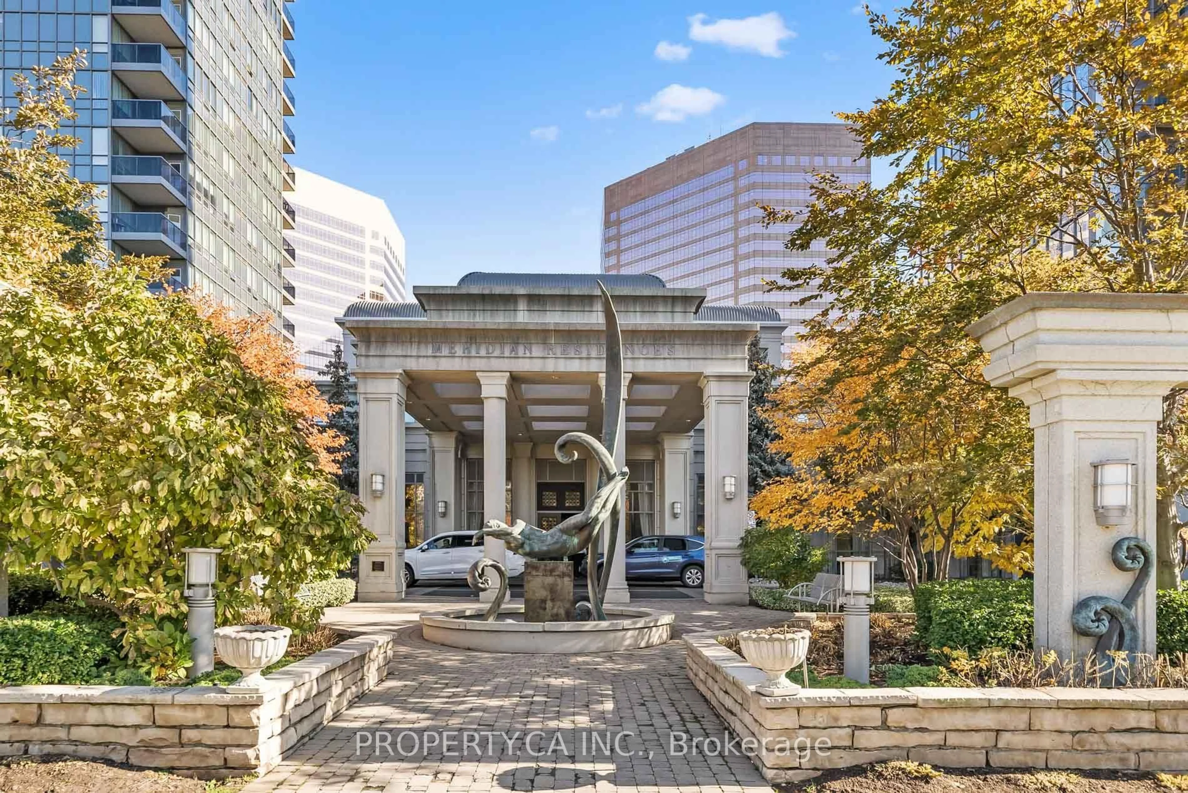 Indoor foyer for 15 Greenview Ave #309, Toronto Ontario M2M 4M7