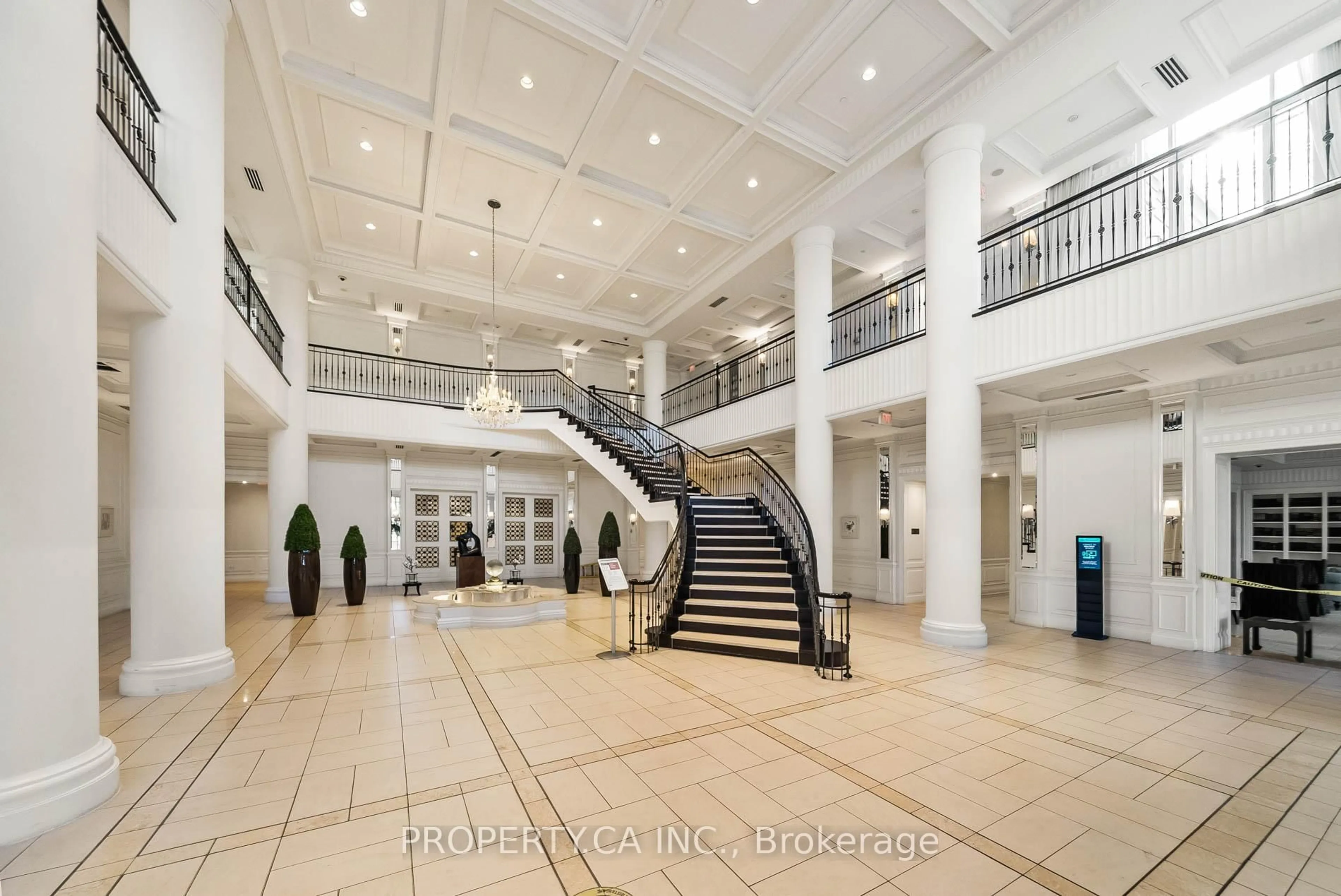 Indoor foyer for 15 Greenview Ave #309, Toronto Ontario M2M 4M7