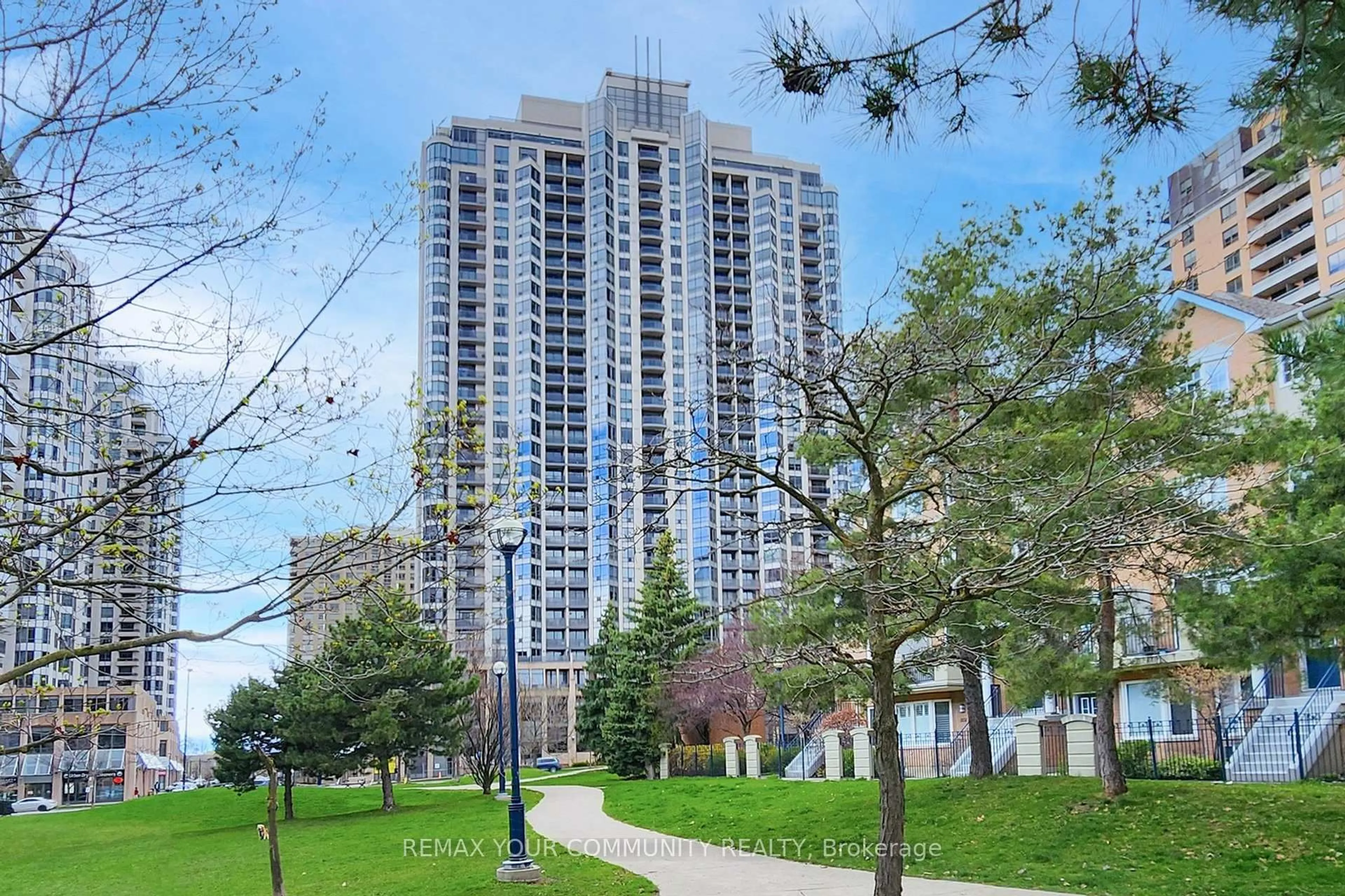 Patio, building for 10 Northtown Way #2603, Toronto Ontario M2N 7L4