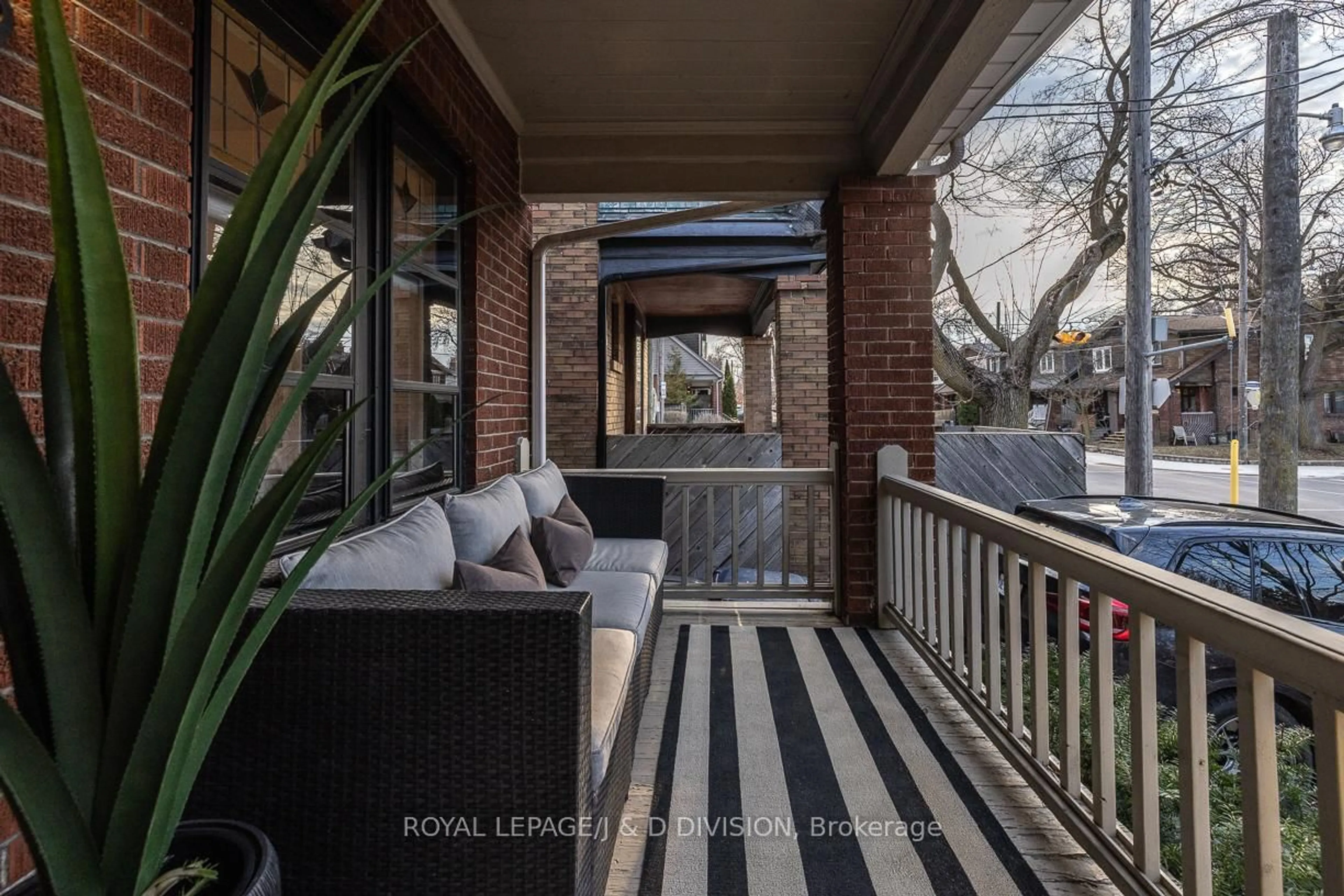 Patio, street for 419 Davisville Ave, Toronto Ontario M4S 1H7