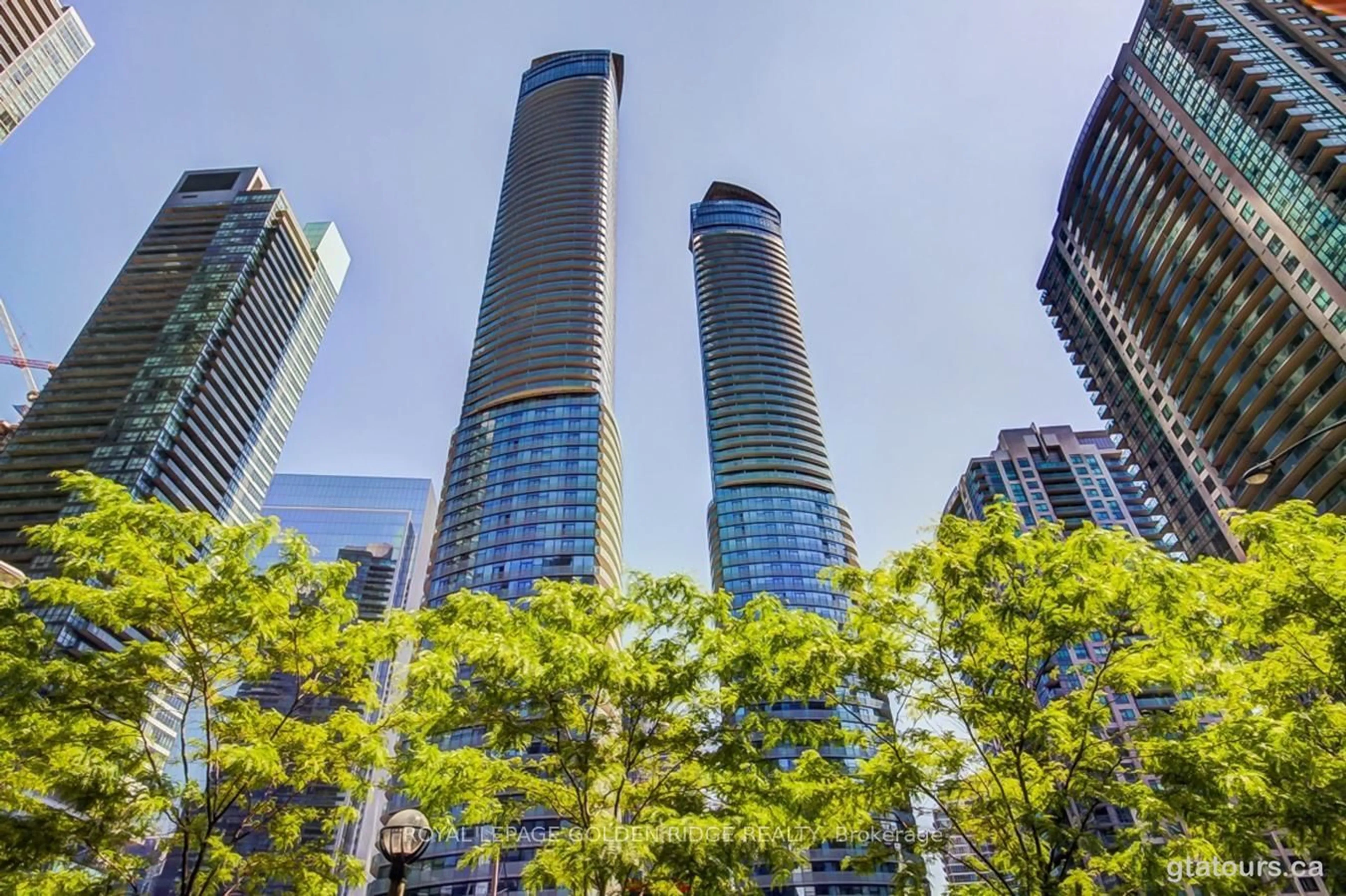 A pic from outside/outdoor area/front of a property/back of a property/a pic from drone, city buildings view from balcony for 14 York St #5809, Toronto Ontario M5J 0B1